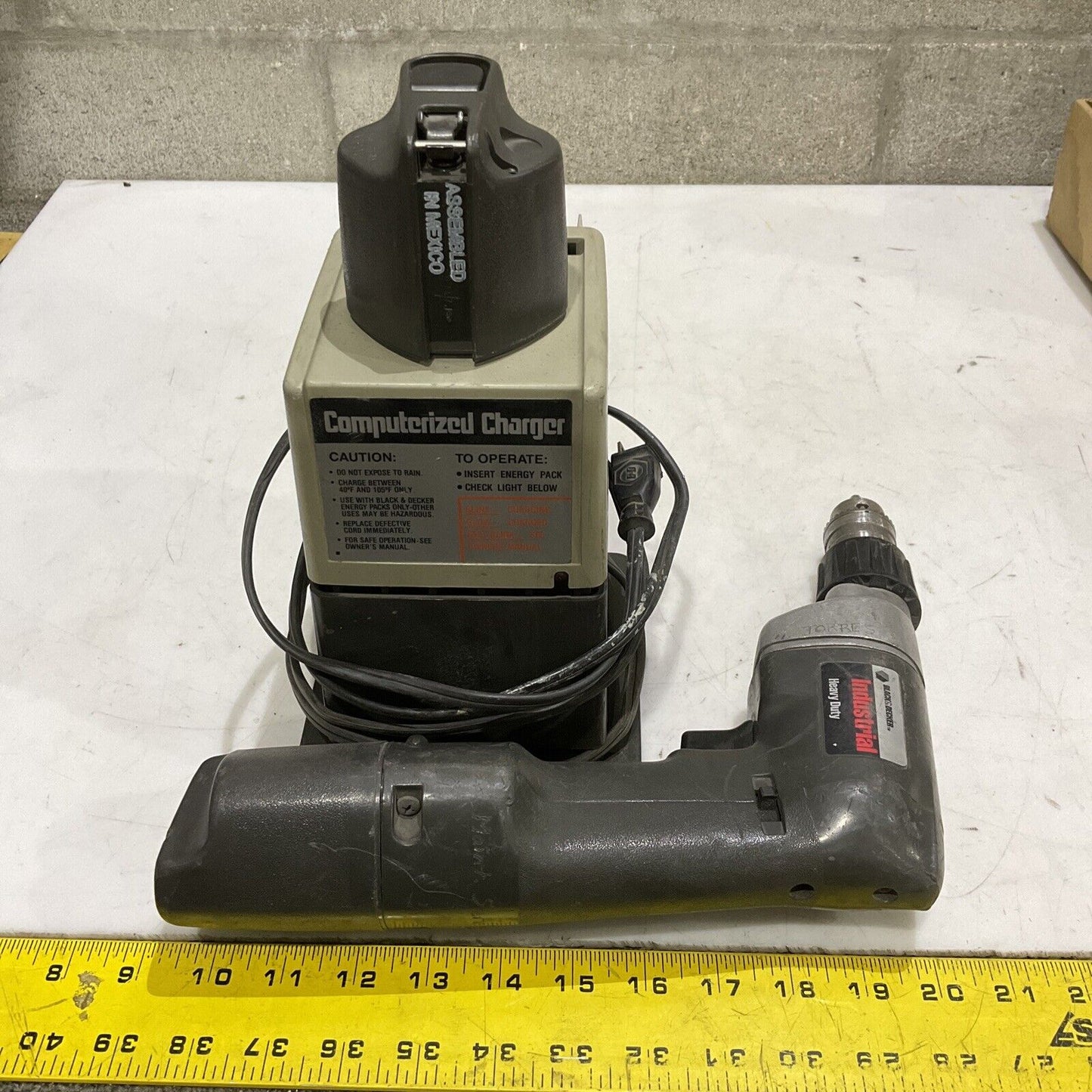 BLACK & DECKER 2683 VSR SCRUDRILL 3/8 SCREWDRIVER DRILL TYPE 1 9.6V 0-800RPM 373