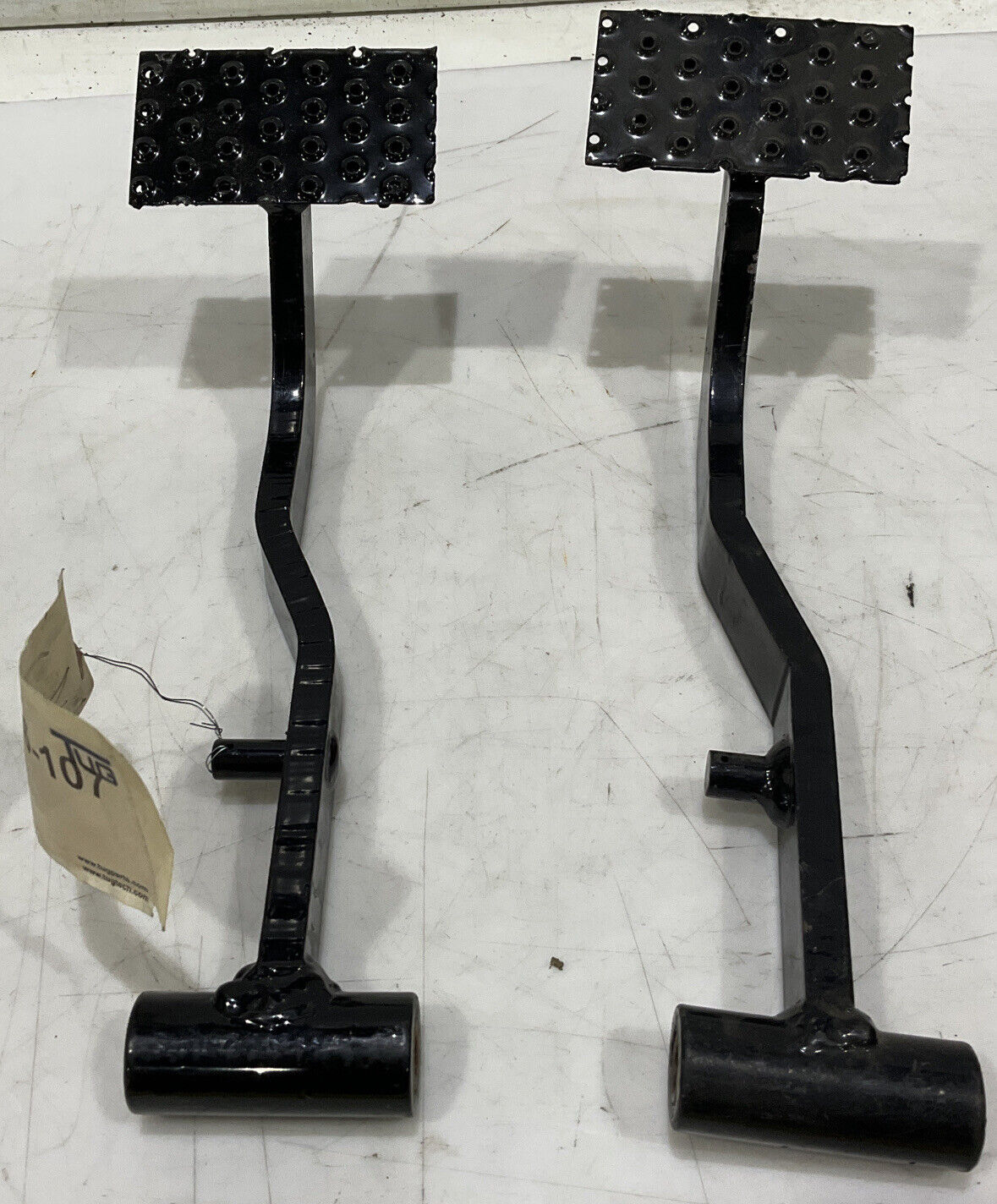 TUG T68106107 PEDAL BRAKE FOOT LOT OF 2 881