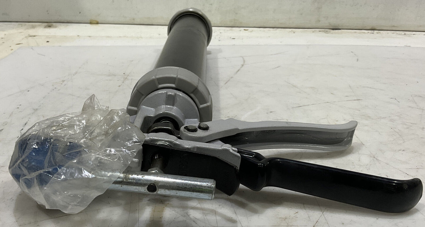NEWBORN DURACORE 620AL 18:1 CAULK GUN 881