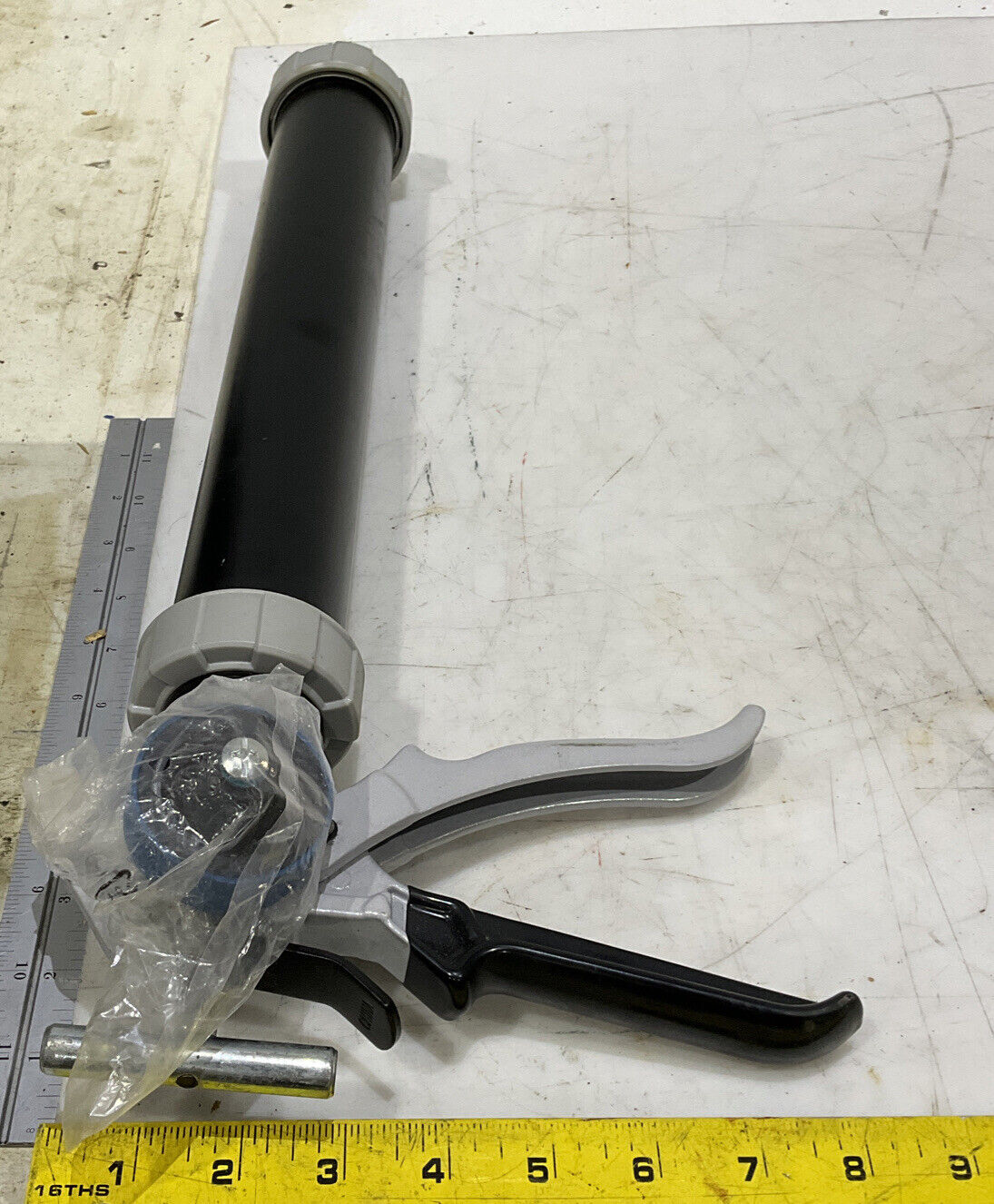 NEWBORN DURACORE 620AL 18:1 CAULK GUN 881