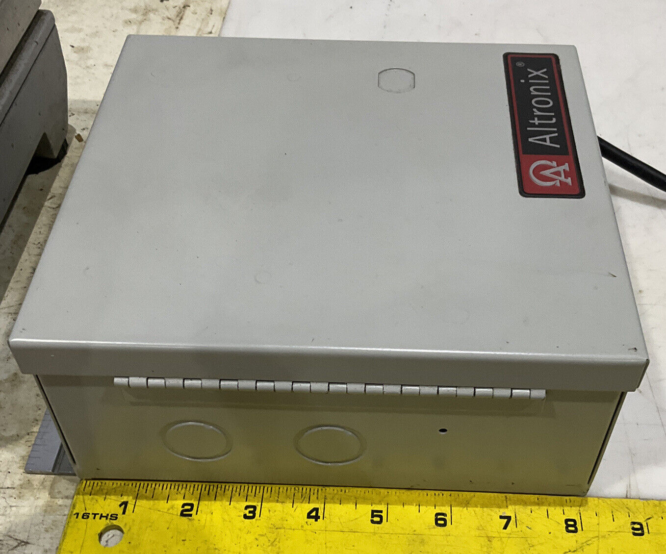 ALPHA OMEGA ALTRONIX AL175UL ACCESS CONTROL POWER SUPPLY/CHARGER 881