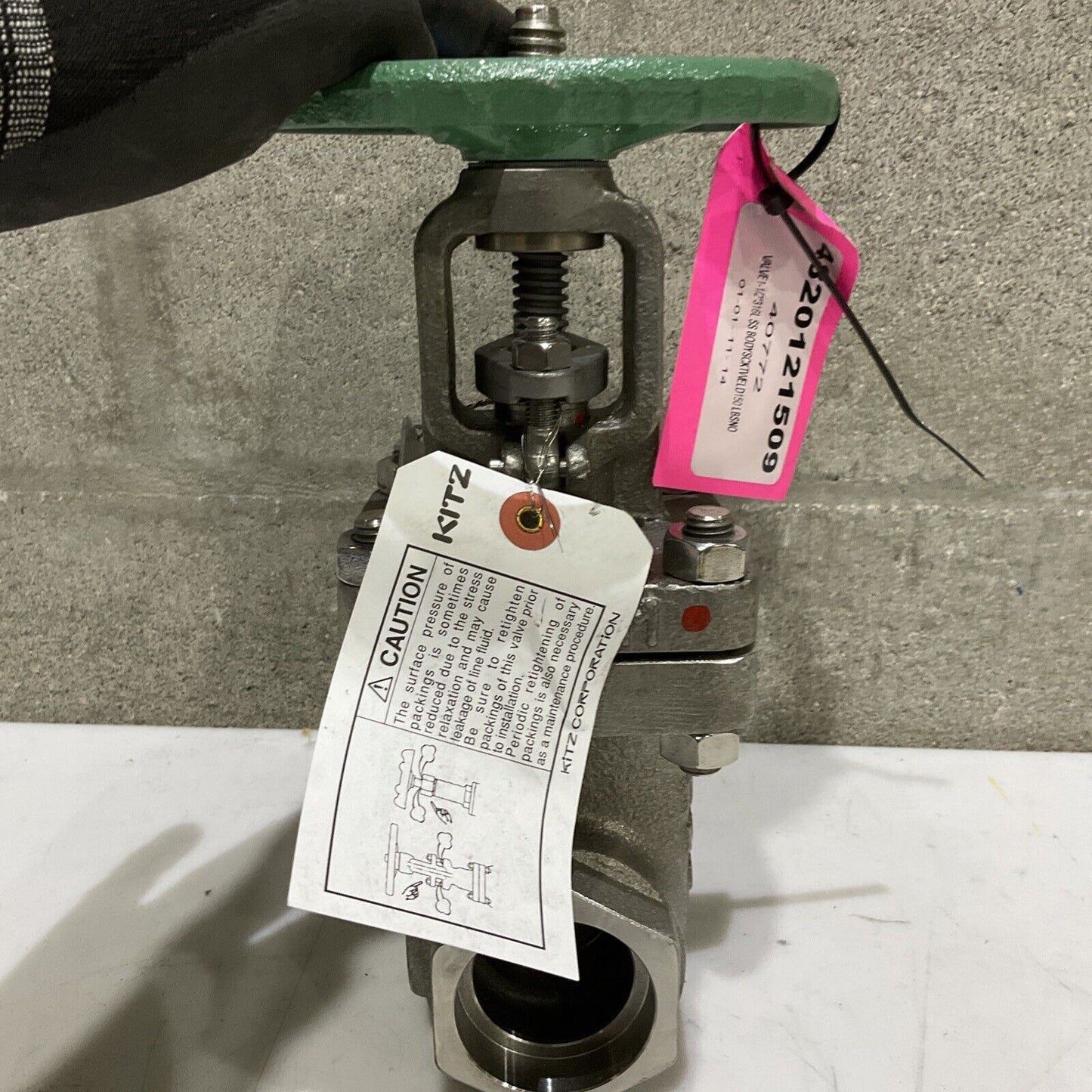 KITZ AW150UMM B16.34 GLOBE VALVE SOCKETWELD 1 1/2” CLASS 150 170 PSIG 373