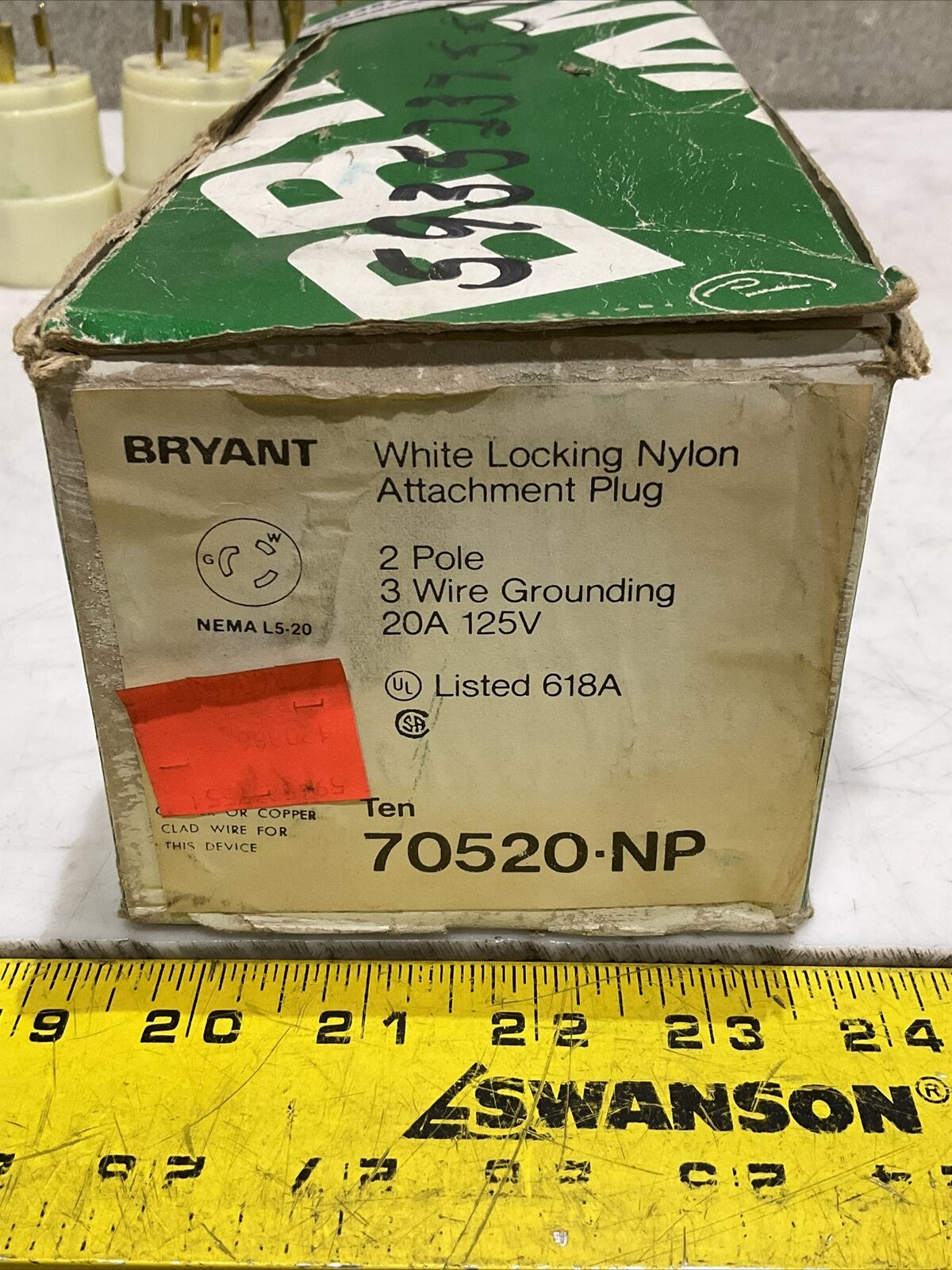BRYANT 70520-NP WHITE LOCKING NYLON ATTACHMENT PLUG 2P 3W 20A 125V LOT OF 15 373