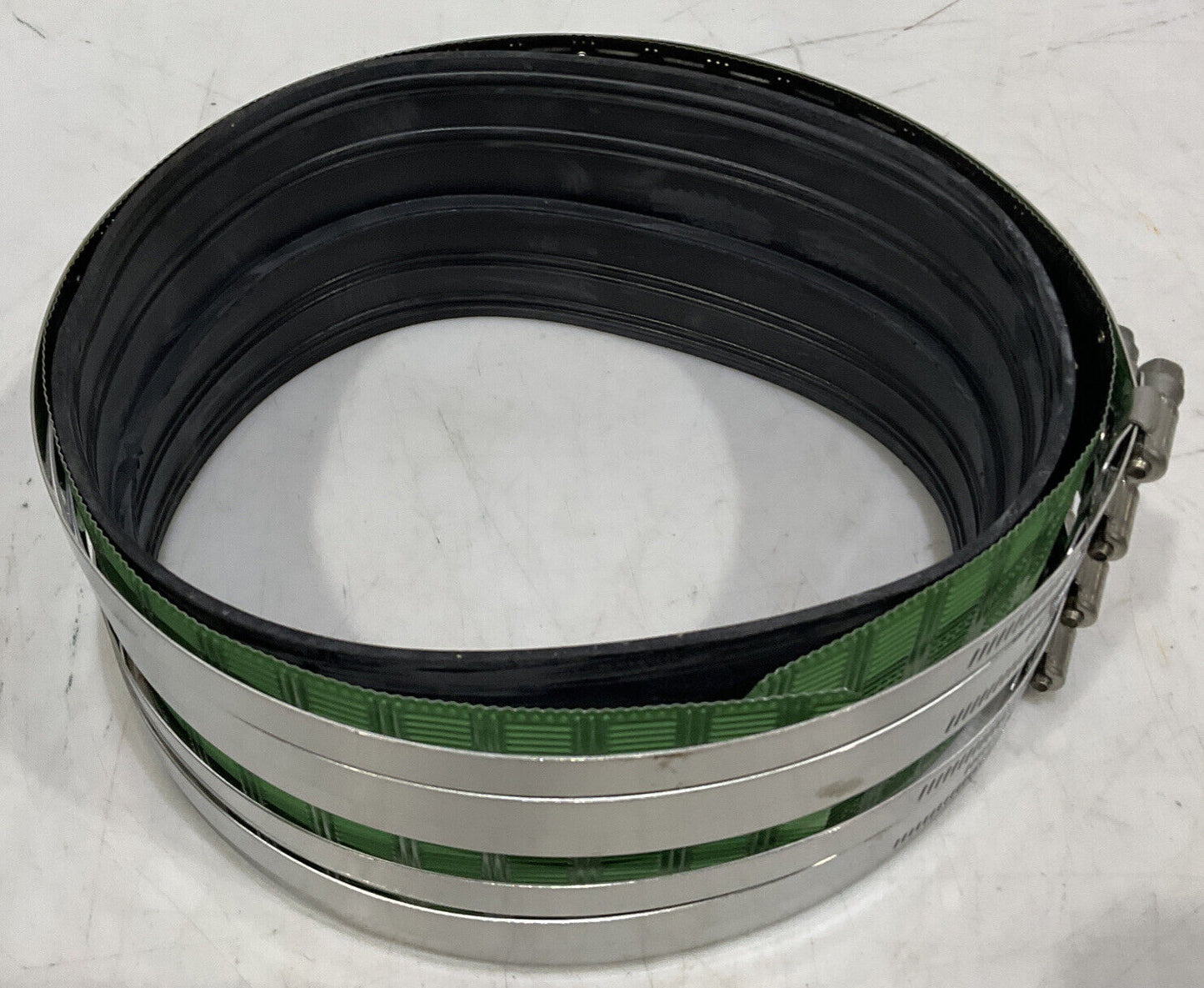 PROFLO PFNHHHGCX 8” HEAVY DUTY NO-HUB COUPLINGS LOT OF 4 373