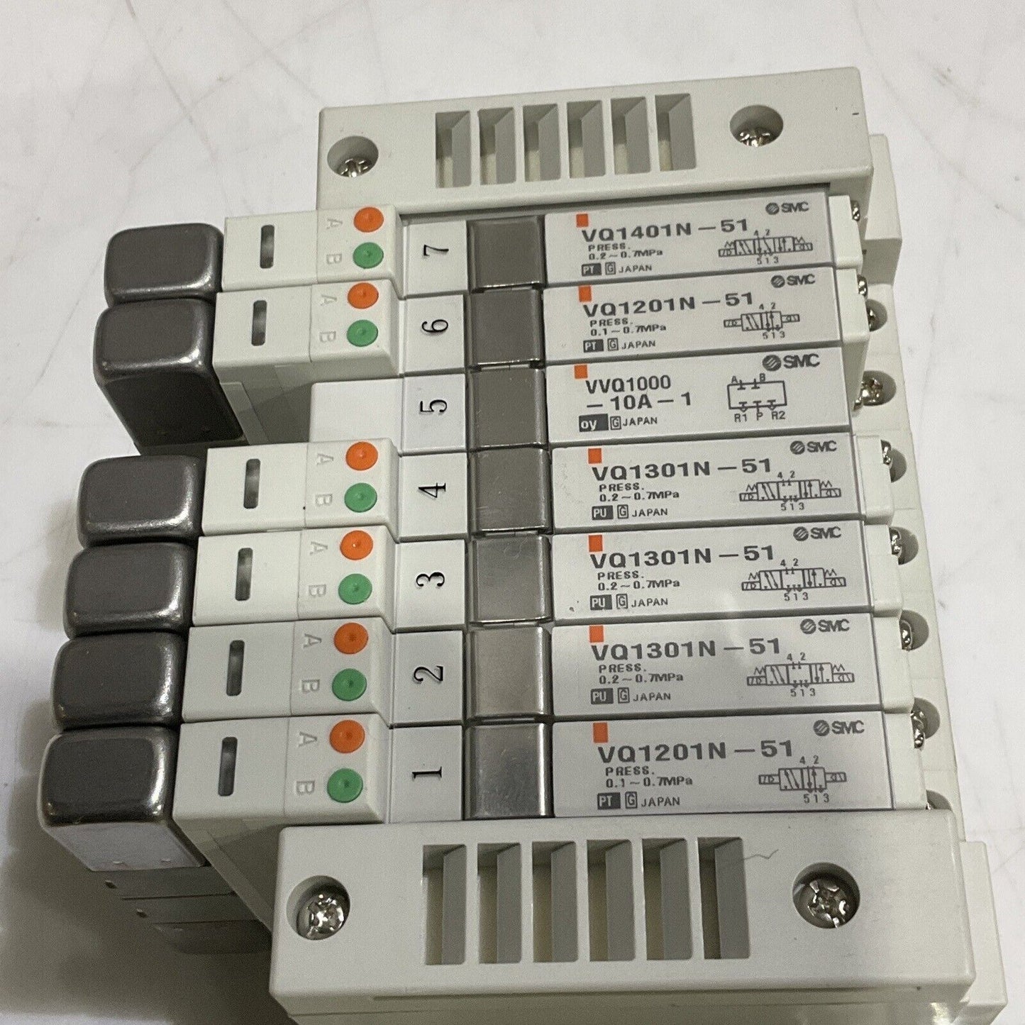 SMC VV5Q11-07-DAL01092 164K881G01 SOLENOID VALVE MANIFOLD 7 STATION 373