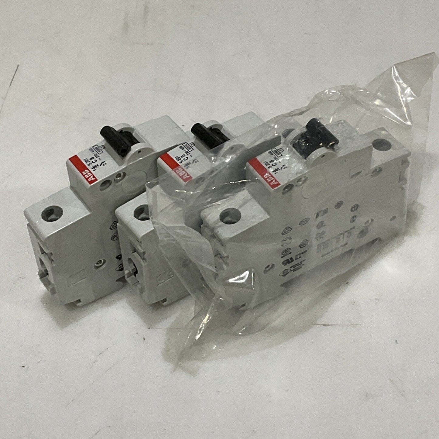 ABB S201-C8 CIRCUIT BREAKER 1 POLE 8A LOT OF 3 U3S