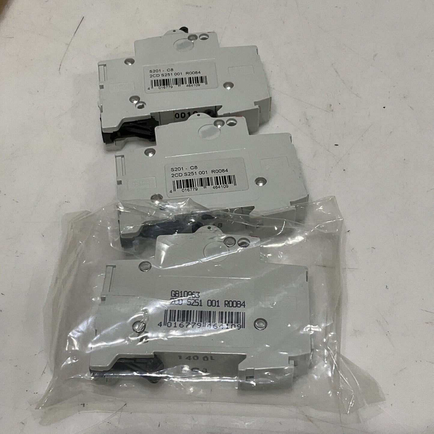 ABB S201-C8 CIRCUIT BREAKER 1 POLE 8A LOT OF 3 U3S