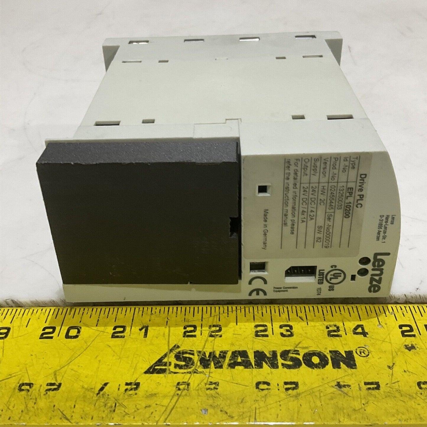 LENZE EPL 10200 DRIVE PLC CONTROLLER 24V 4.2A 3A D-31855 U3S
