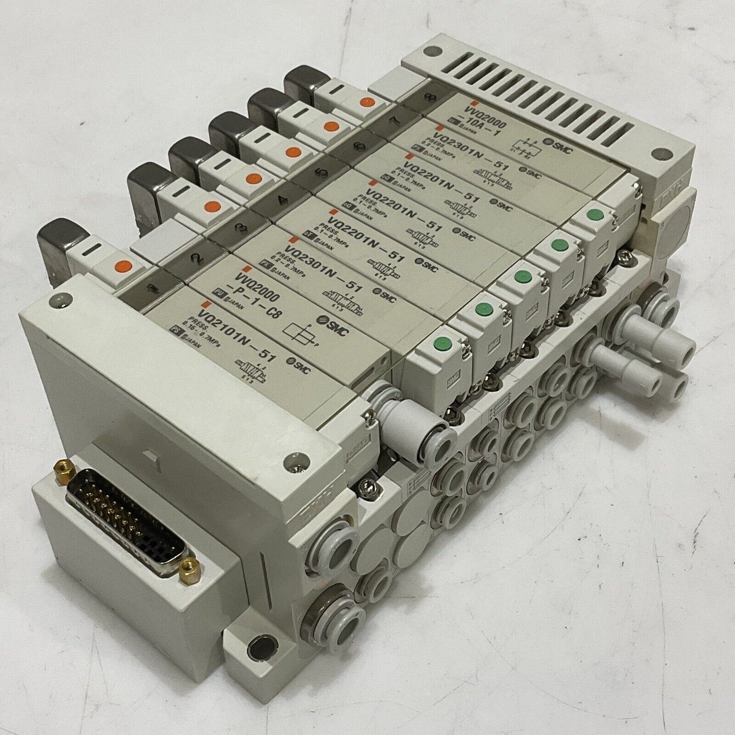 SMC VV5Q21-08-DAN00043 SOLENOID VALVE MANIFOLD 8 STATION U3S