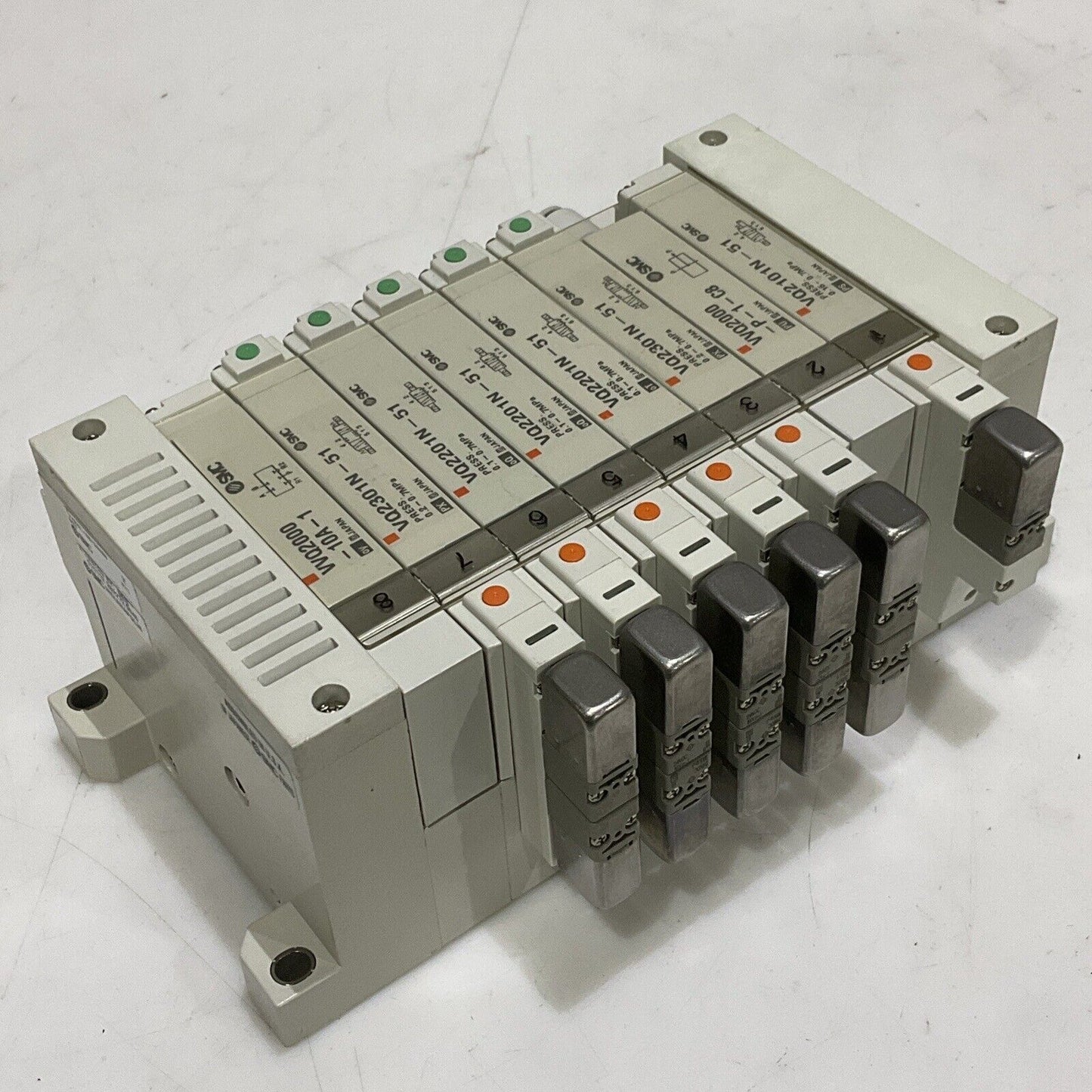 SMC VV5Q21-08-DAN00043 SOLENOID VALVE MANIFOLD 8 STATION U3S