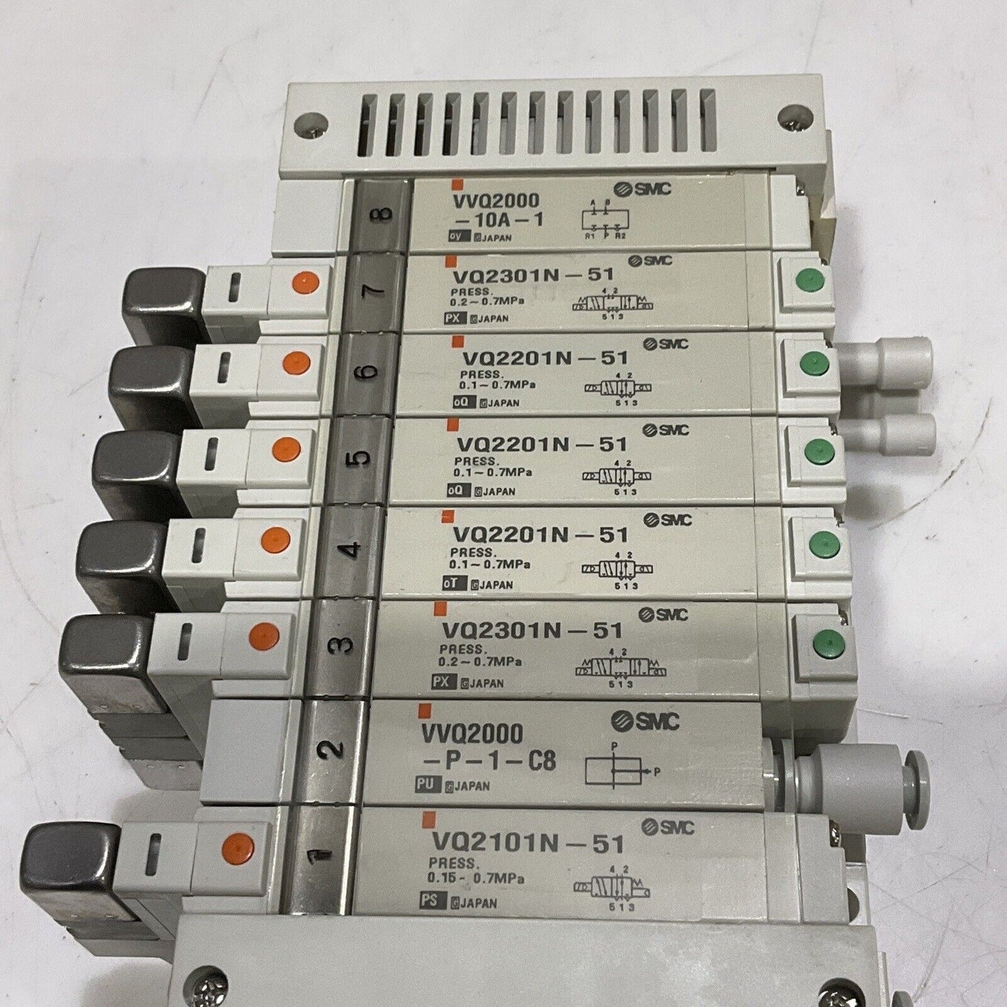 SMC VV5Q21-08-DAN00043 SOLENOID VALVE MANIFOLD 8 STATION U3S