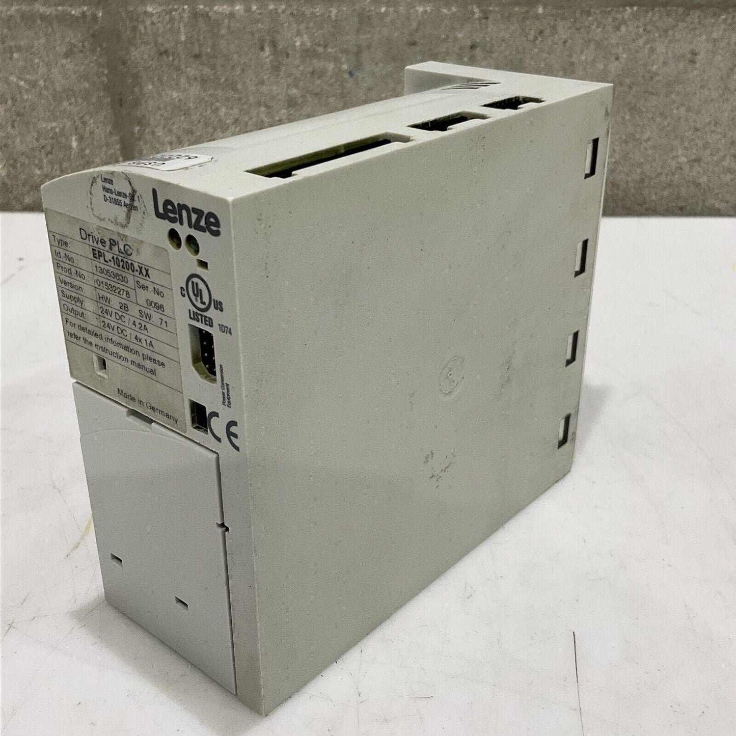 LENZE EPL 10200 XX DRIVE PLC CONTROLLER 24V 4.2A 3A D-31855 U3S