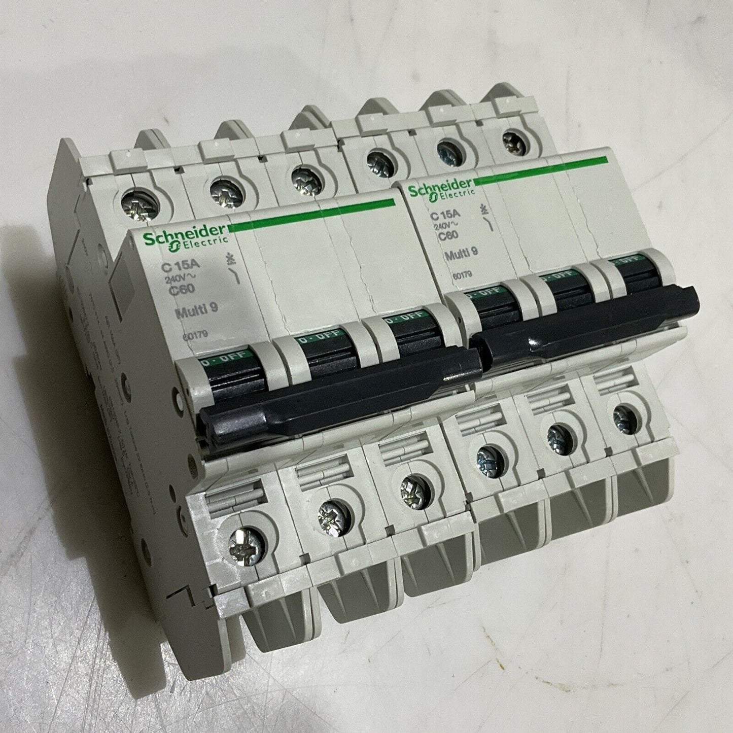 SCHNEIDER ELECTRIC 60179 MINI CIRCUIT BREAKER 3P 15A 240V MULTI 9 LOT OF 2 U3S