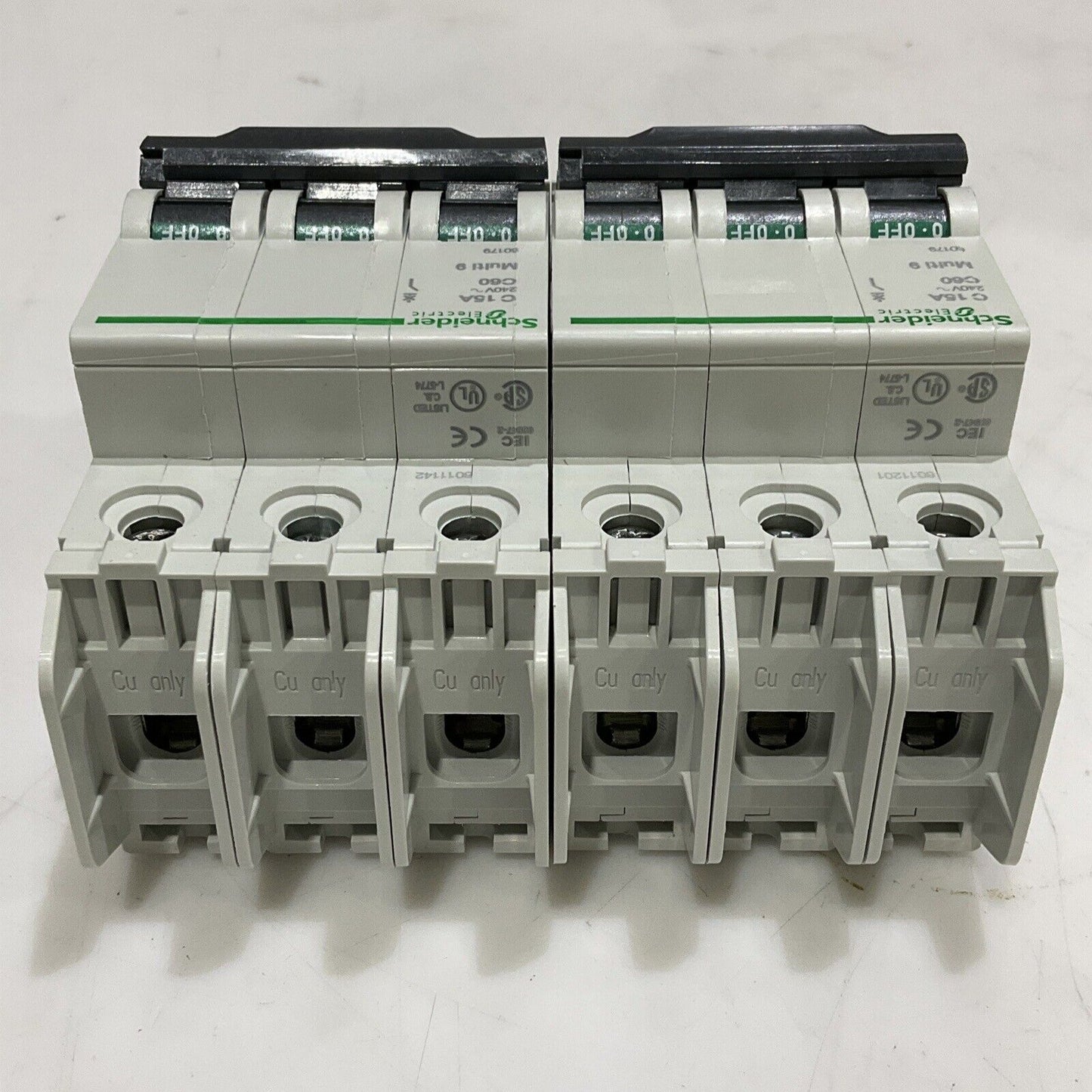 SCHNEIDER ELECTRIC 60179 MINI CIRCUIT BREAKER 3P 15A 240V MULTI 9 LOT OF 2 U3S