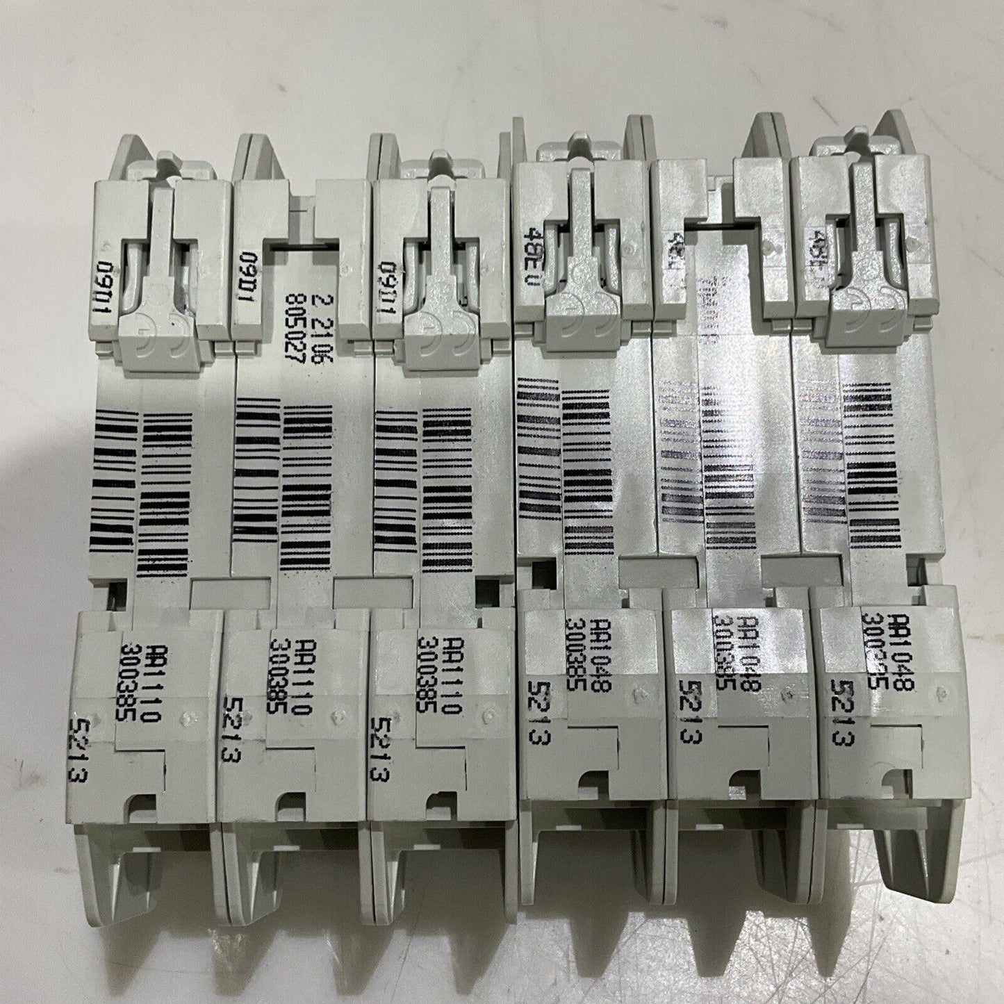 SCHNEIDER ELECTRIC 60179 MINI CIRCUIT BREAKER 3P 15A 240V MULTI 9 LOT OF 2 U3S