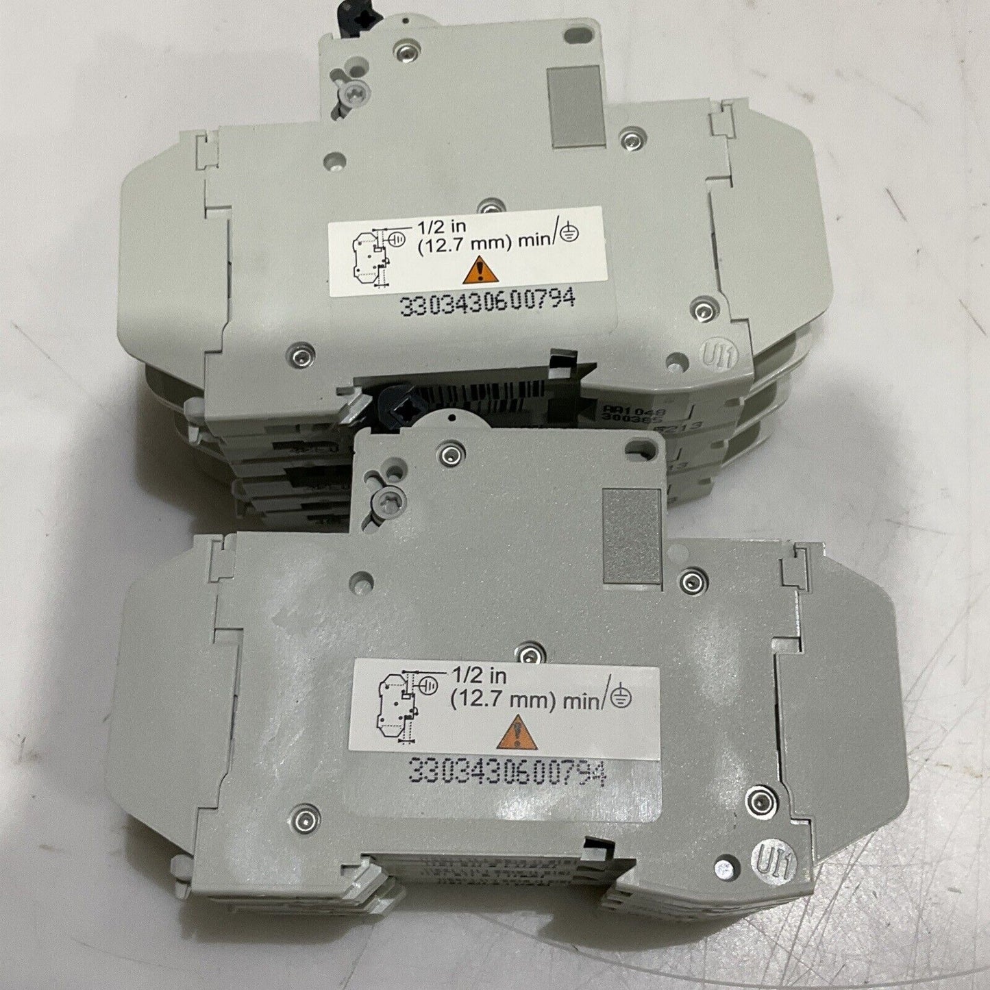 SCHNEIDER ELECTRIC 60179 MINI CIRCUIT BREAKER 3P 15A 240V MULTI 9 LOT OF 2 U3S