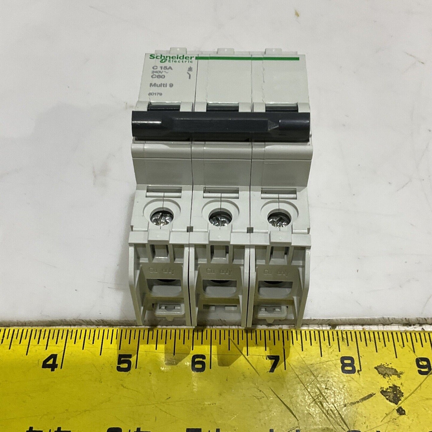 SCHNEIDER ELECTRIC 60179 MINI CIRCUIT BREAKER 3P 15A 240V MULTI 9 LOT OF 2 U3S