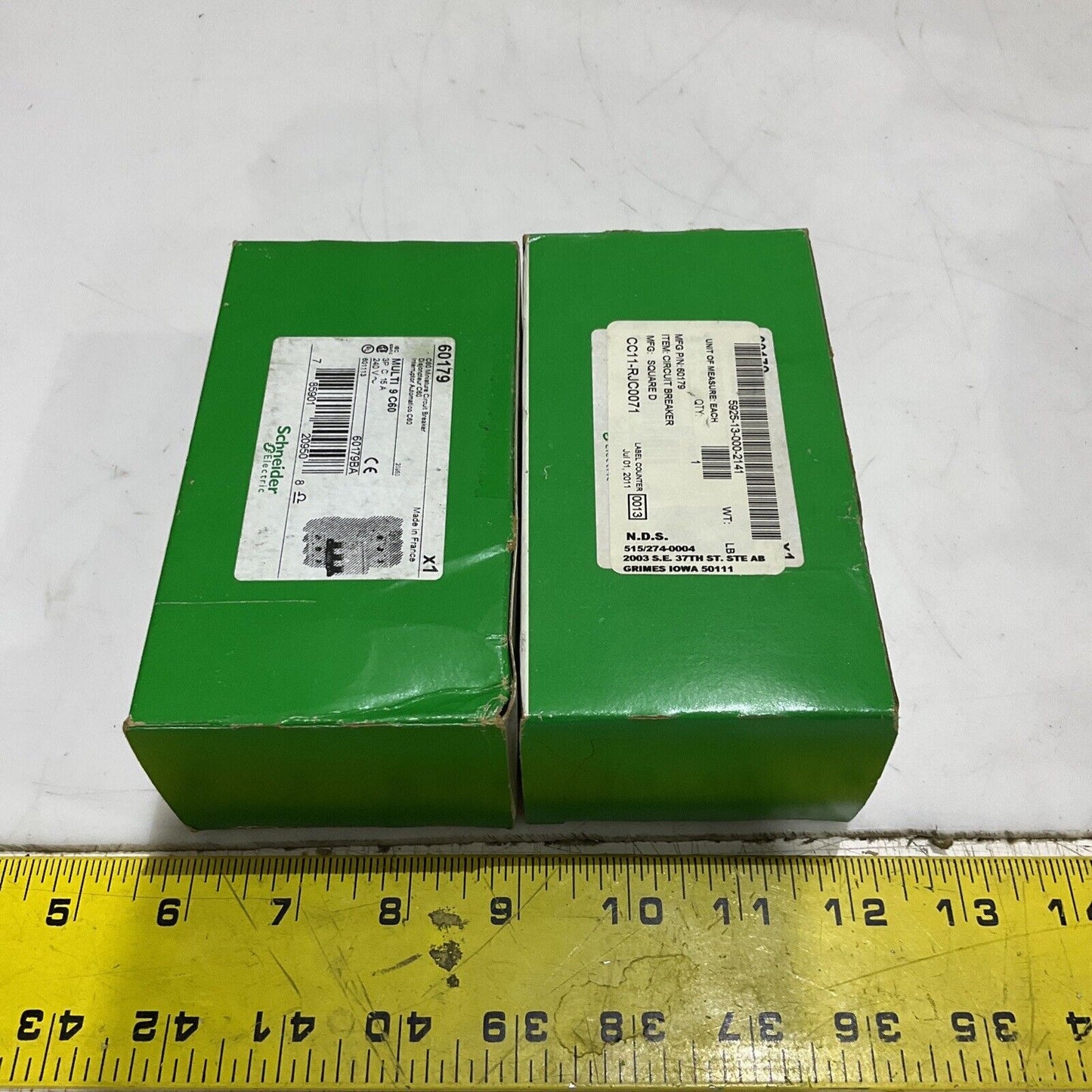 SCHNEIDER ELECTRIC 60179 MINI CIRCUIT BREAKER 3P 15A 240V MULTI 9 LOT OF 2 U3S