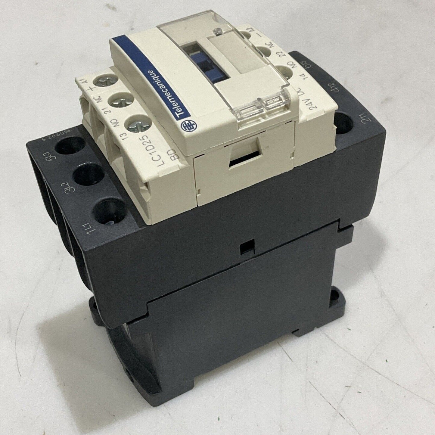 SCHNEIDER ELECTRIC LC1D25 LAD4TBDL CONTACTOR 24V U3S