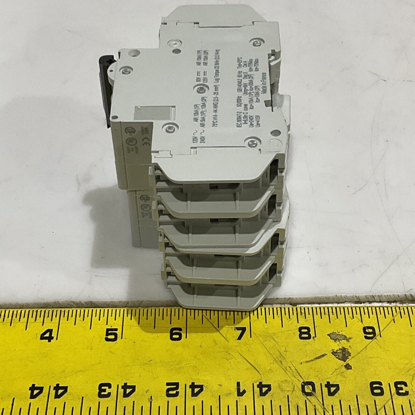 SCHNEIDER ELECTRIC 60141 MINI CIRCUIT BREAKER 2P 6A 240V MULTI 9 LOT OF 2 U3S