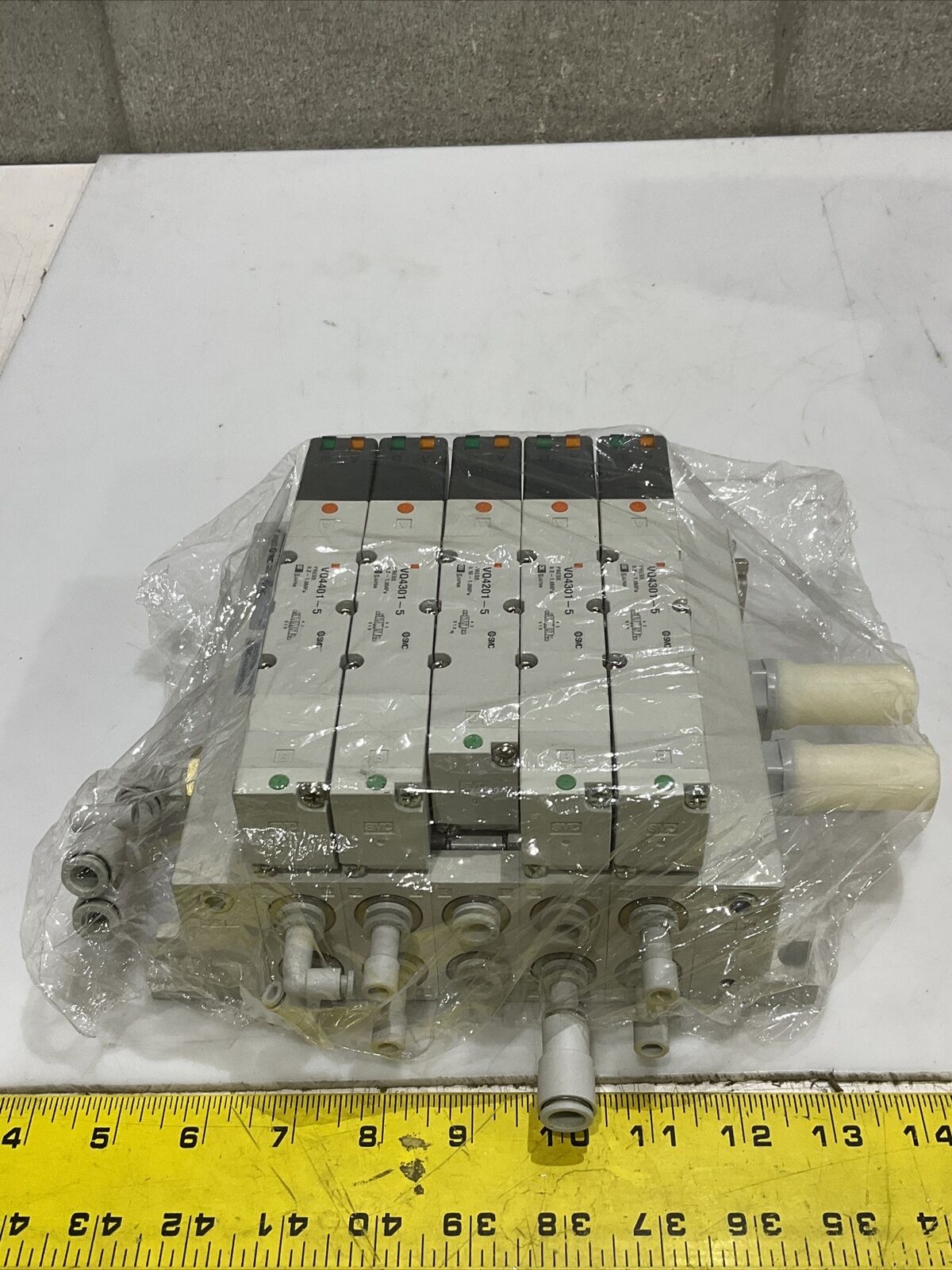 SMC VV5Q41-05-DAM01 MOUNTED MANIFOLD VQ4401-5 VQ4301-51 VQ4201-51 U3S