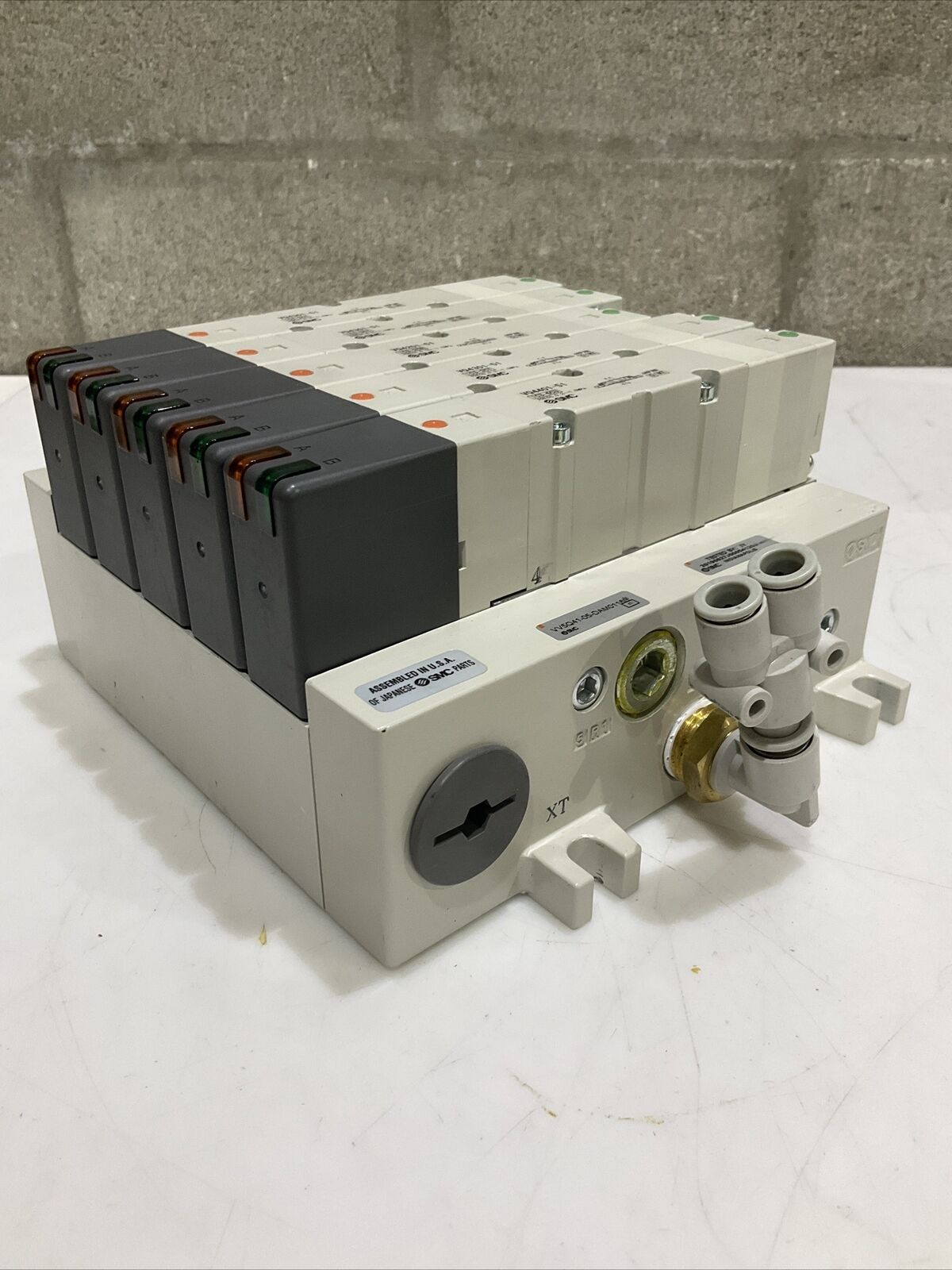 SMC VV5Q41-05-DAM0116 MOUNTED MANIFOLD VQ4201-51 VQ4201-51 VQ4401-51 U3S