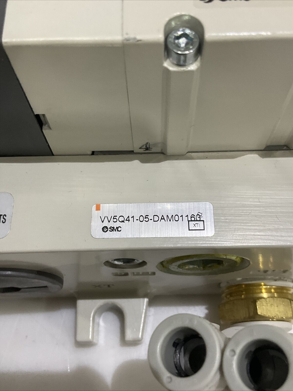SMC VV5Q41-05-DAM0116 MOUNTED MANIFOLD VQ4201-51 VQ4201-51 VQ4401-51 U3S