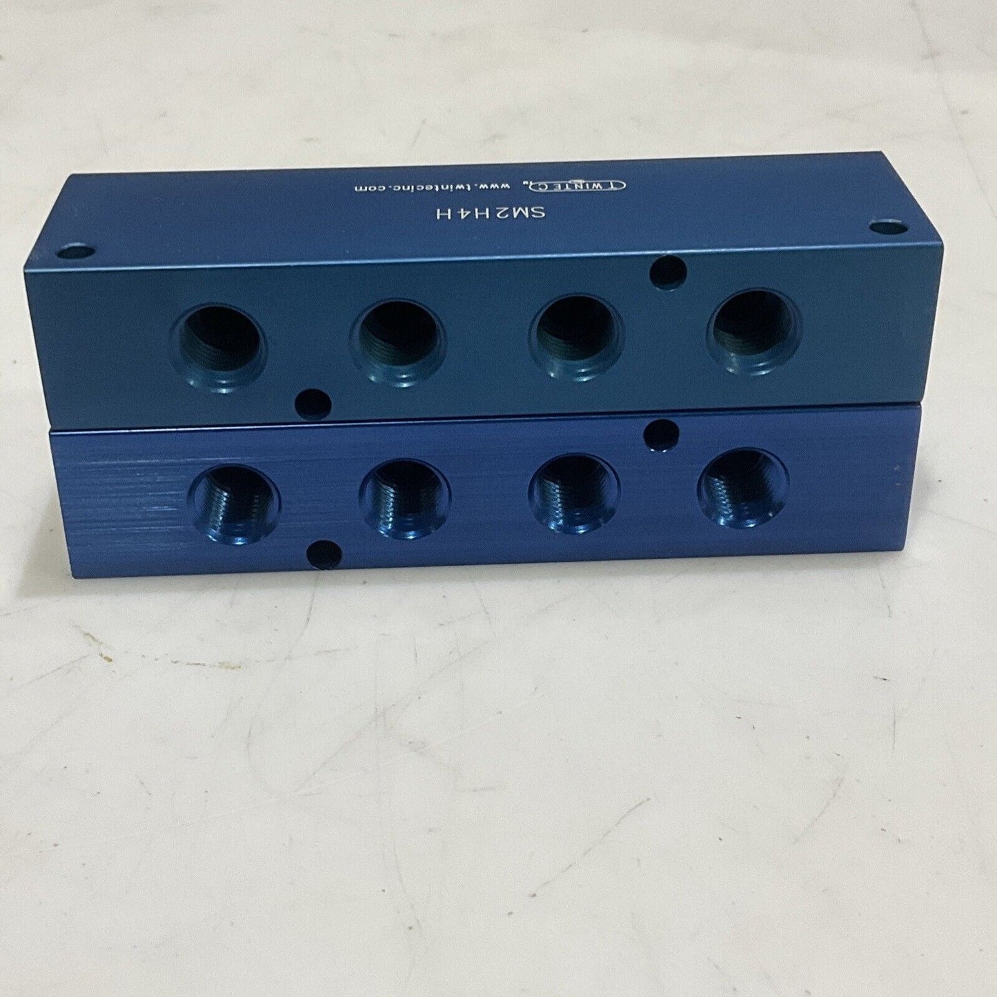 TWINTEC SM2H4H 2X MANIFOLD 1/4 NPT, 4 X 1/4 NPT LOT OF 2 U3S