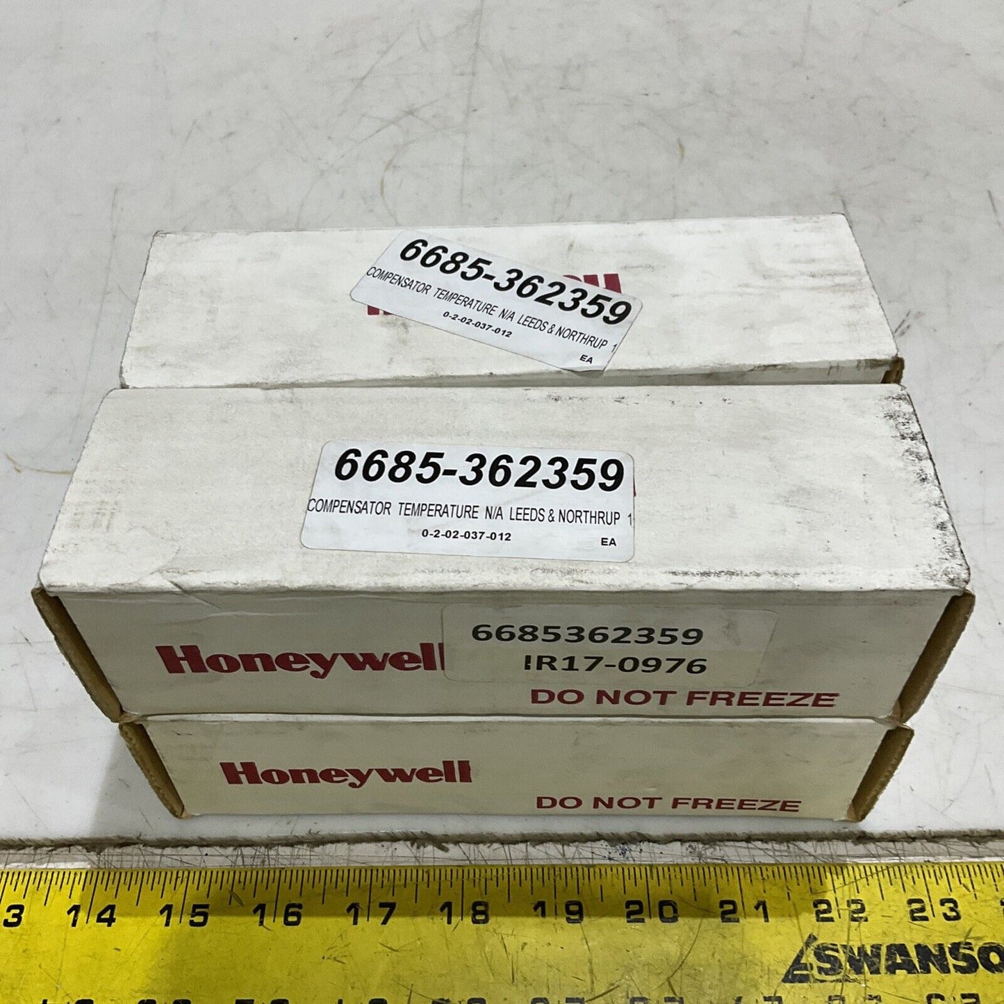 HONEYWELL MEREDIAN 31152137 TEMPERATURE COMPENSATOR LOT OF 4 373