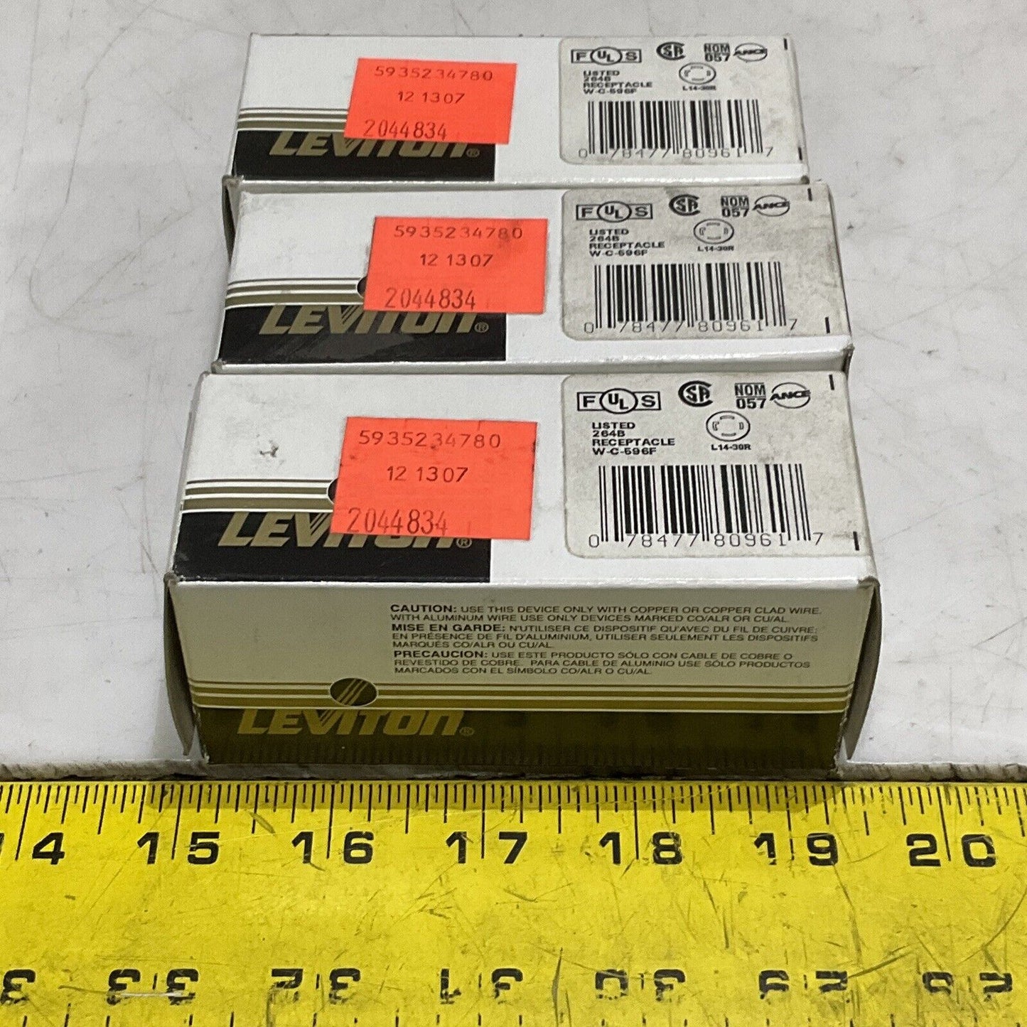 LEVITON 2710 W-C-596F SINGLE LOCKING GROUND RECEPTACLE 3-P 4-A 250V LOT OF 3 373