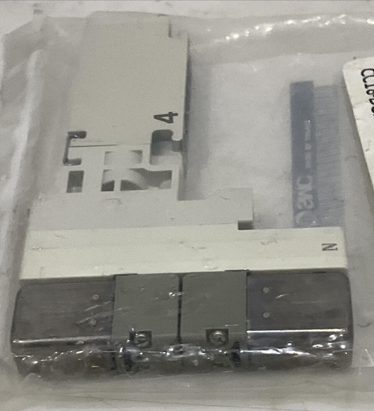 SMC VQ1401N-51/VQ1301N-51 RUBBER SEAL MANIFOLD VALVE LOT OF 2 U3S