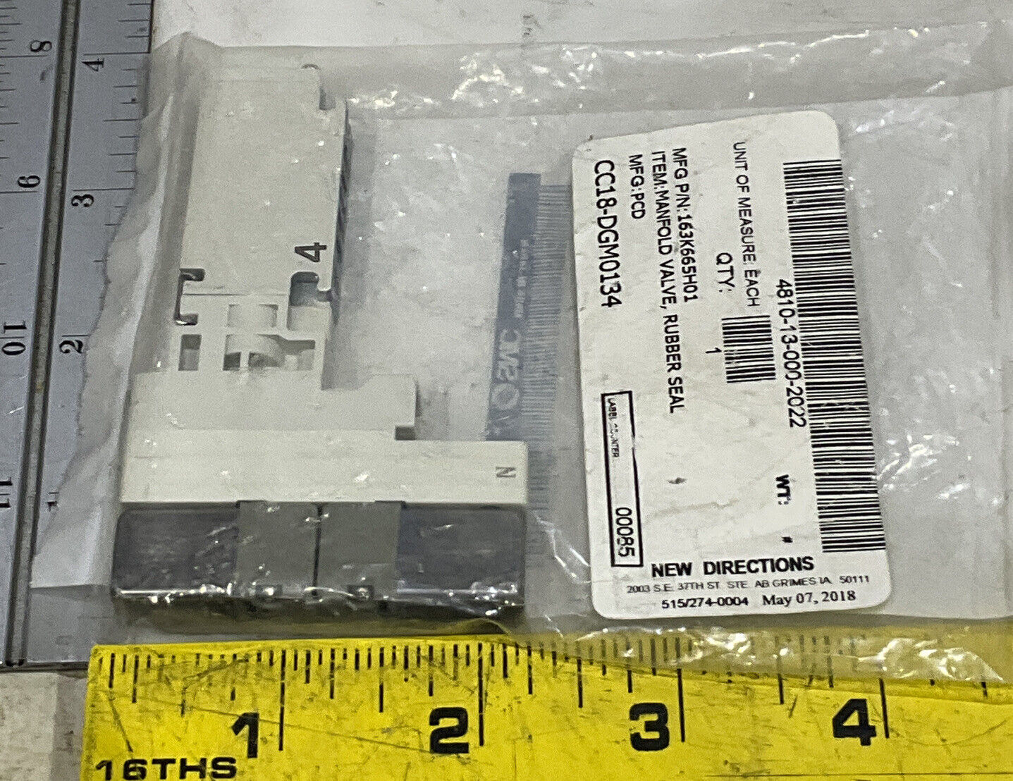 SMC VQ1401N-51/VQ1301N-51 RUBBER SEAL MANIFOLD VALVE LOT OF 2 U3S