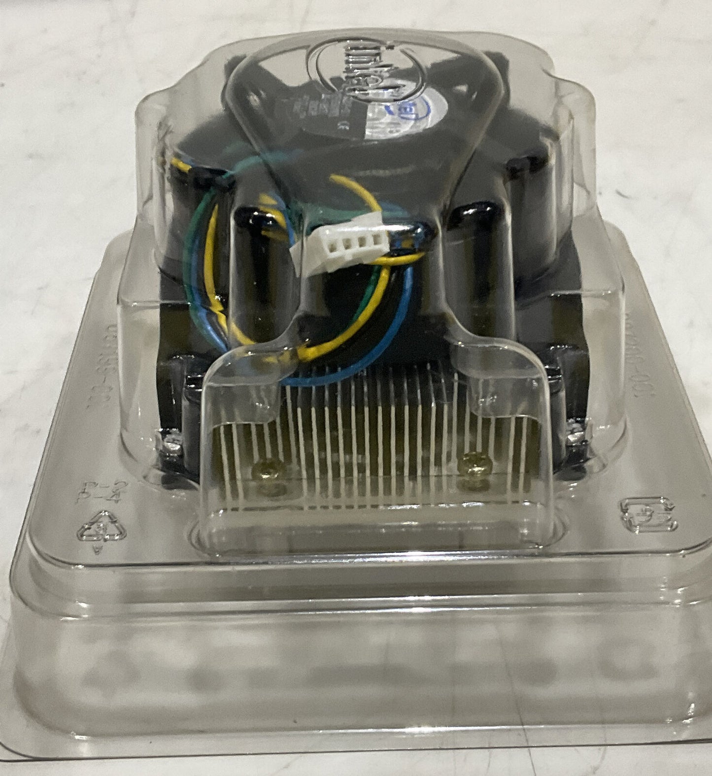 INTEL E30325-001 COOLER CHEAT-SINK FAN U3S
