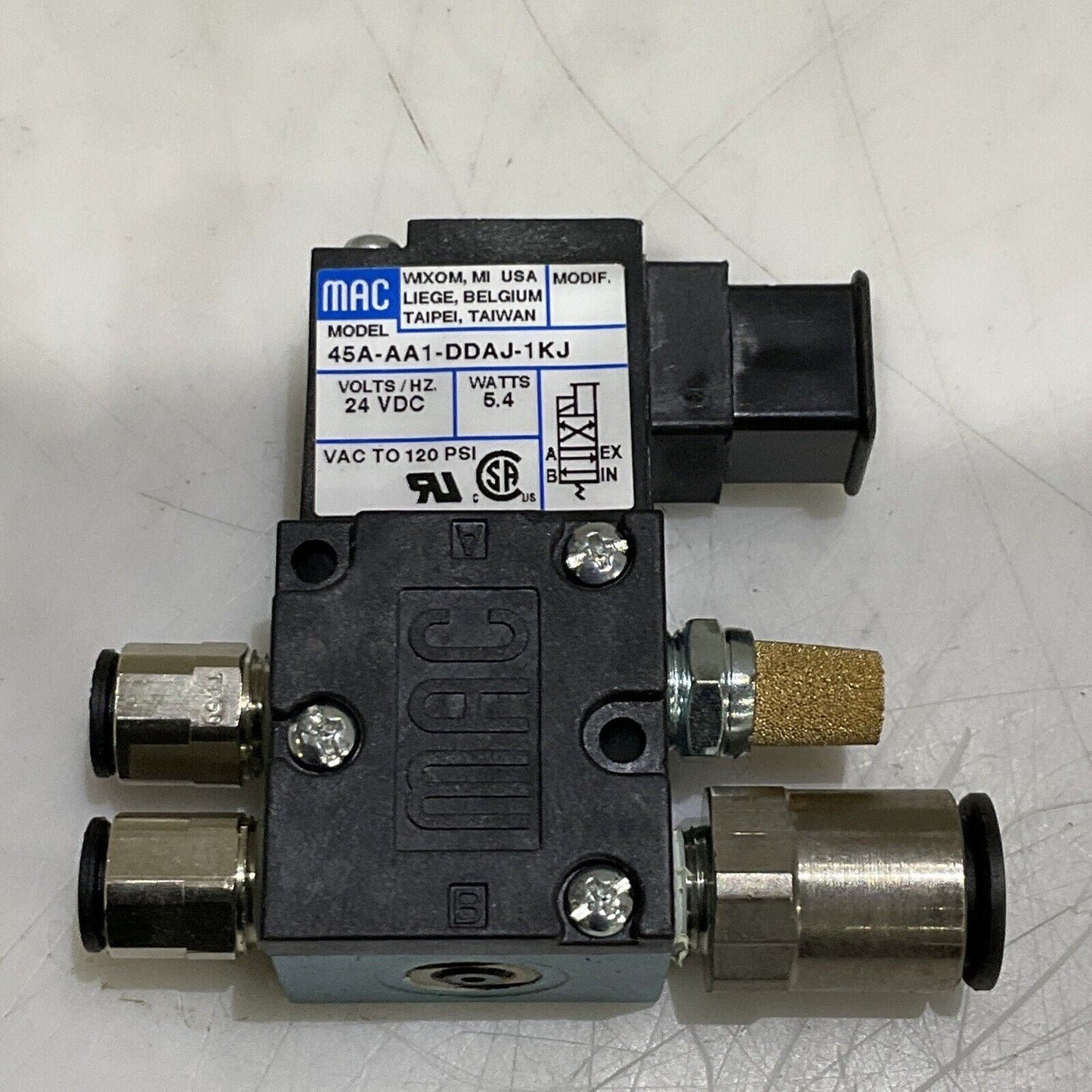 MAC 46A-AA1-DDAJ-1KJ VALVE 4 WAY 24V W/FITTINGS LOT OF 2 U3S