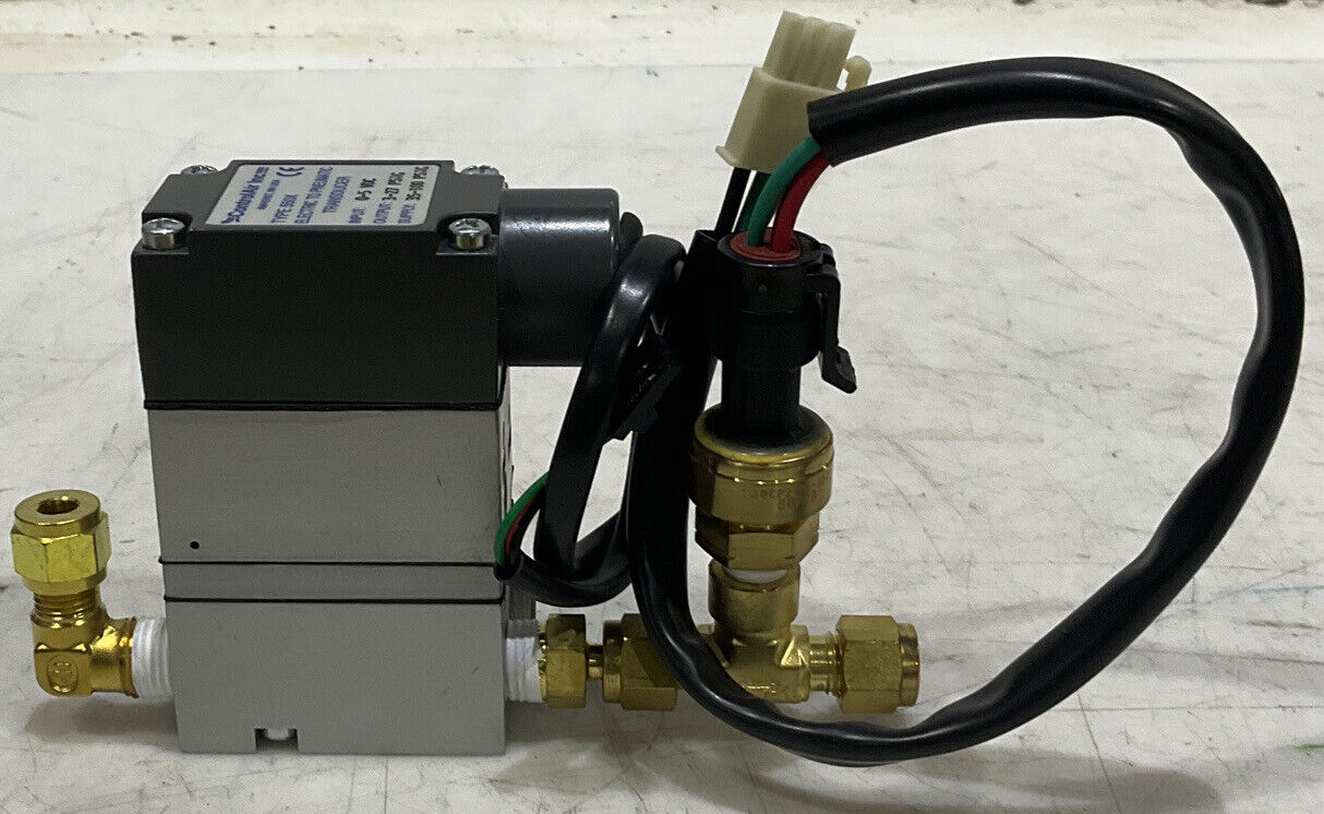 CONTROLAIR 550-CDA 0-5V 3-27PSI ELECTRONIC PRESSURE REGULATOR 373