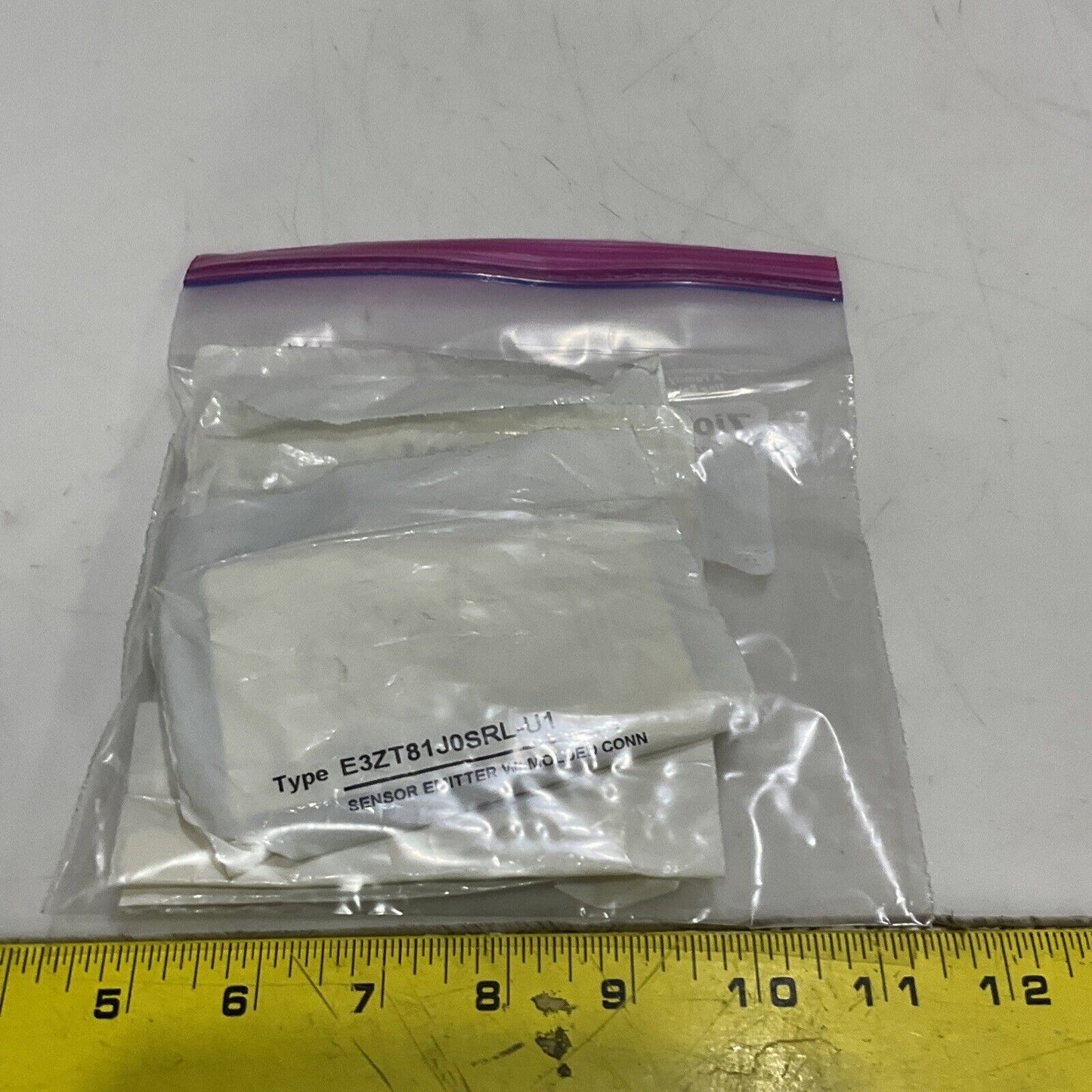 OMRON E3Z-T81-J0SRD-U1 E3ZT81J0SRL-U1 PHOTOELECTRIC SENSOR EMITTER LOT OF 4 U3S