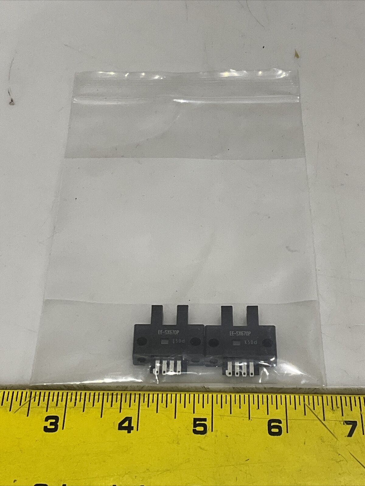 OMRON EE-SX670P PHOTOELECTRIC SENSOR K50D LOT OF 2 U3S