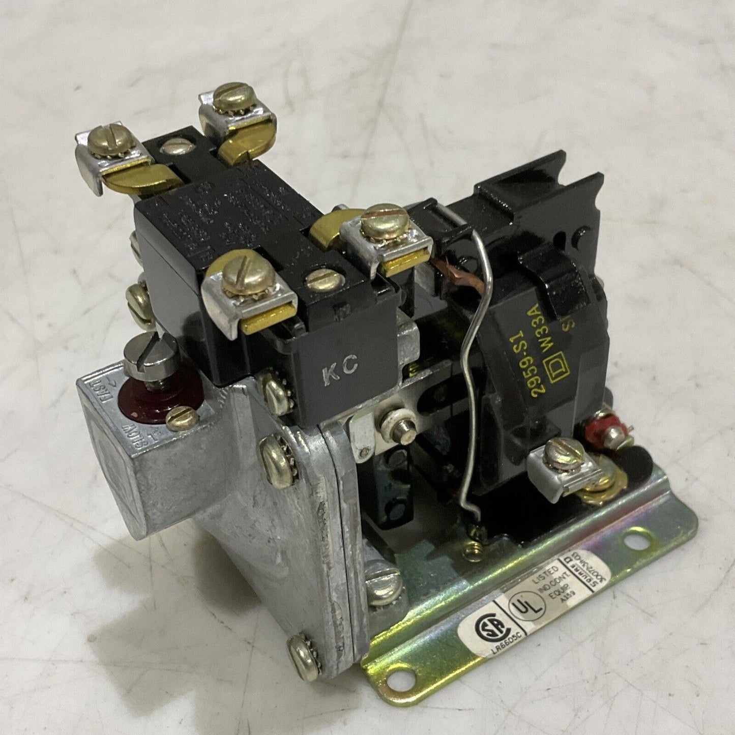 SQUARE D A0-1E 9050 TIMING RELAY SERIES C 373