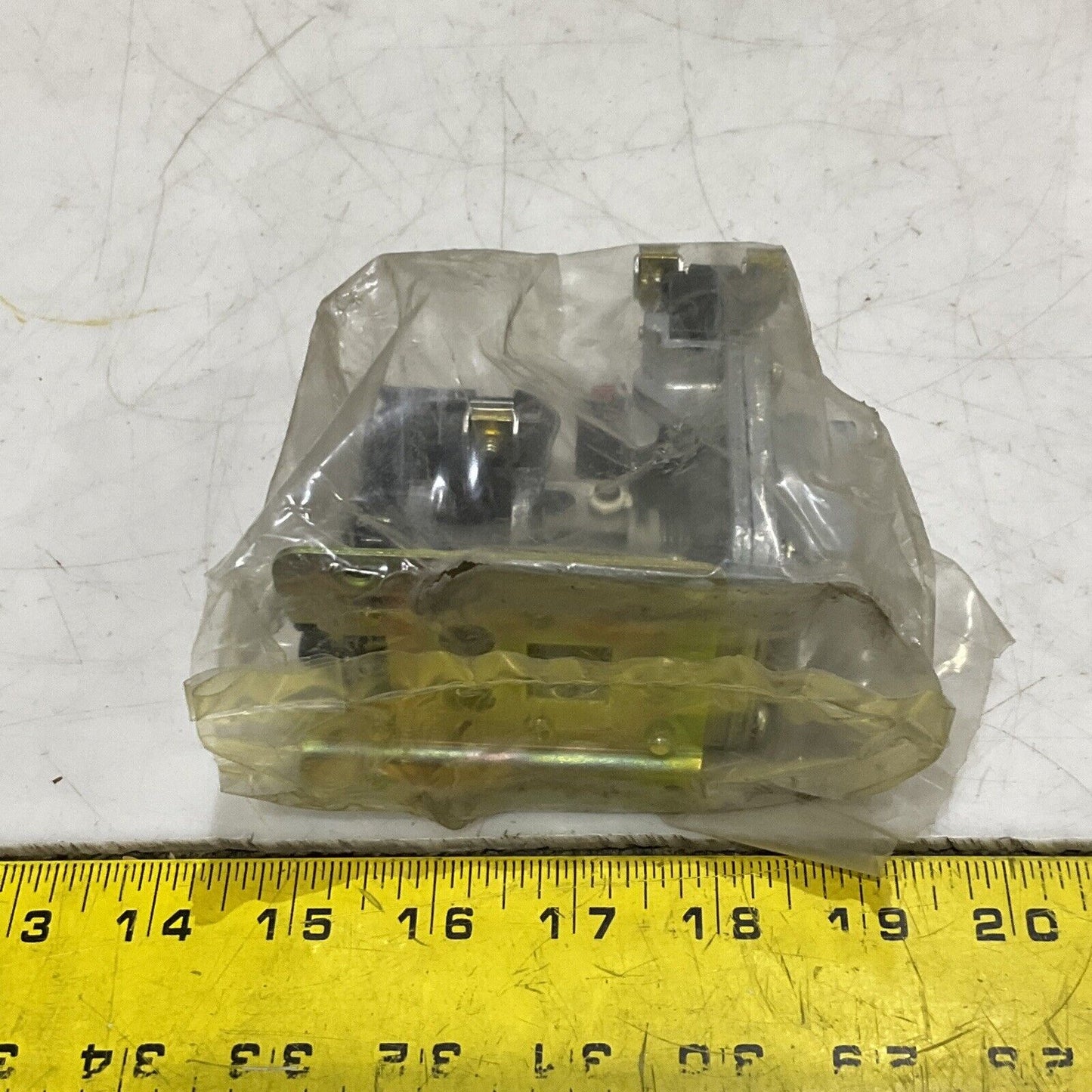 SQUARE D A0-1E 9050 TIMING RELAY SERIES C 373
