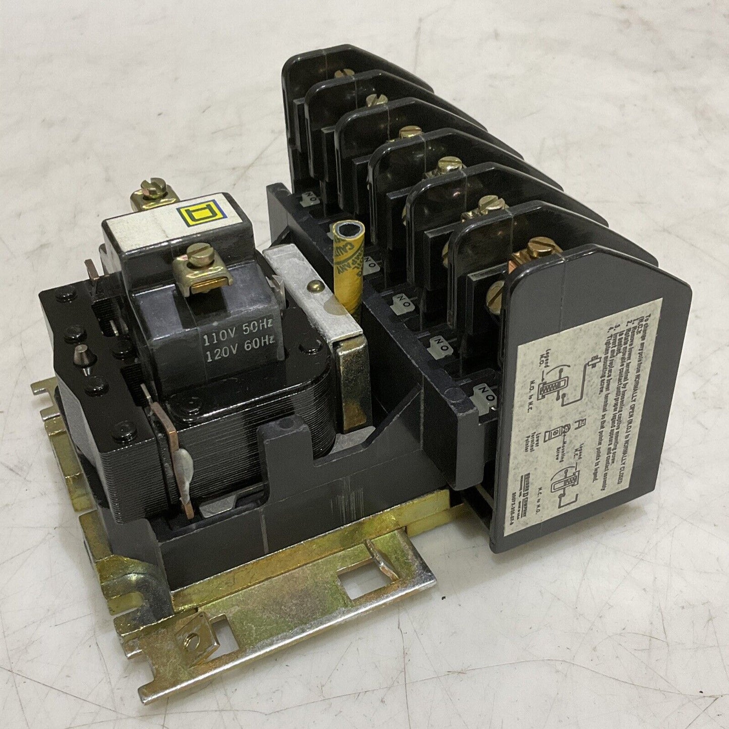 SQUARE D H0-60 AC CONTROL RELAY CLASS 8501 SERIES D 120-60/ 120-50 COIL 373