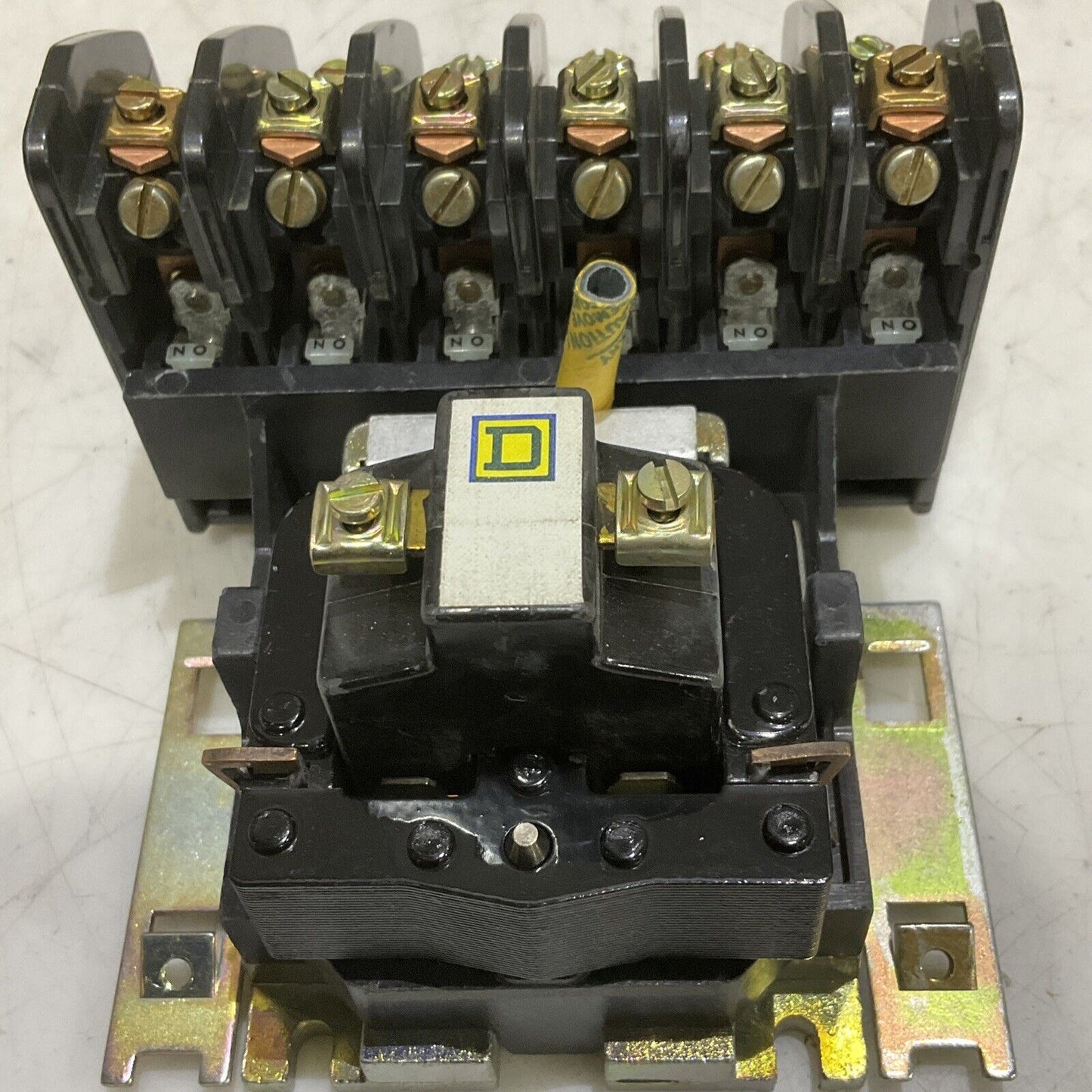 SQUARE D H0-60 AC CONTROL RELAY CLASS 8501 SERIES D 120-60/ 120-50 COIL 373