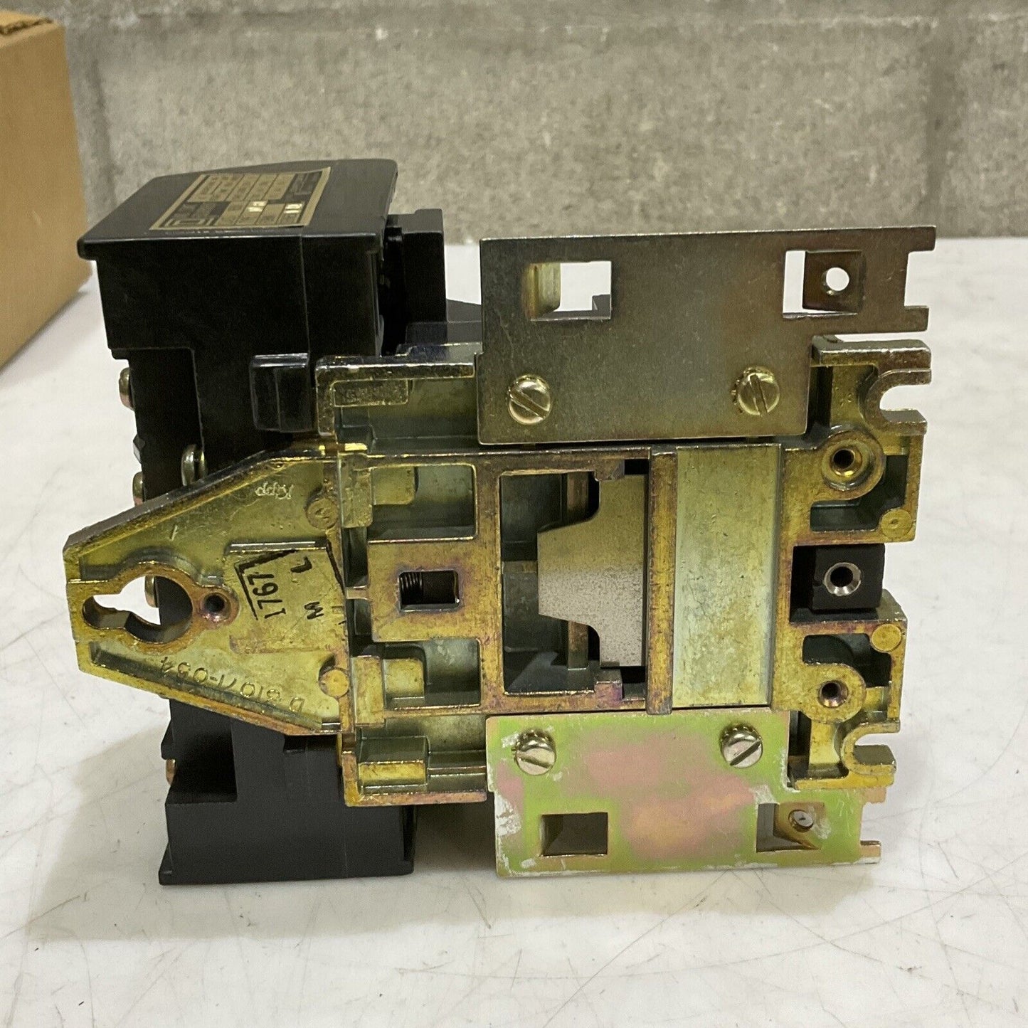 SQUARE D H0-60 AC CONTROL RELAY CLASS 8501 SERIES D 120-60/ 120-50 COIL 373