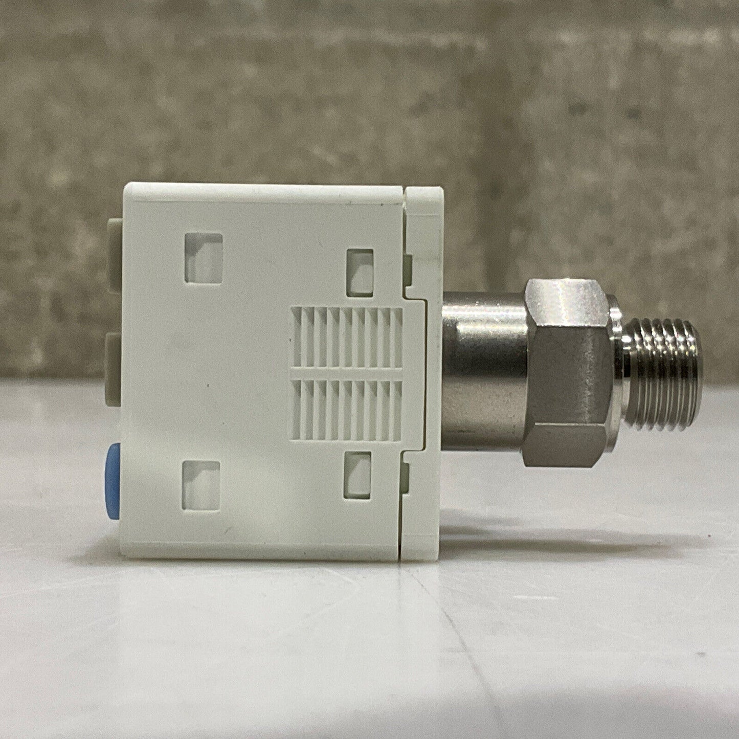 SUNX DP-111-E-P-J DIGITAL PRESSURE SENSOR DP-100 U3S