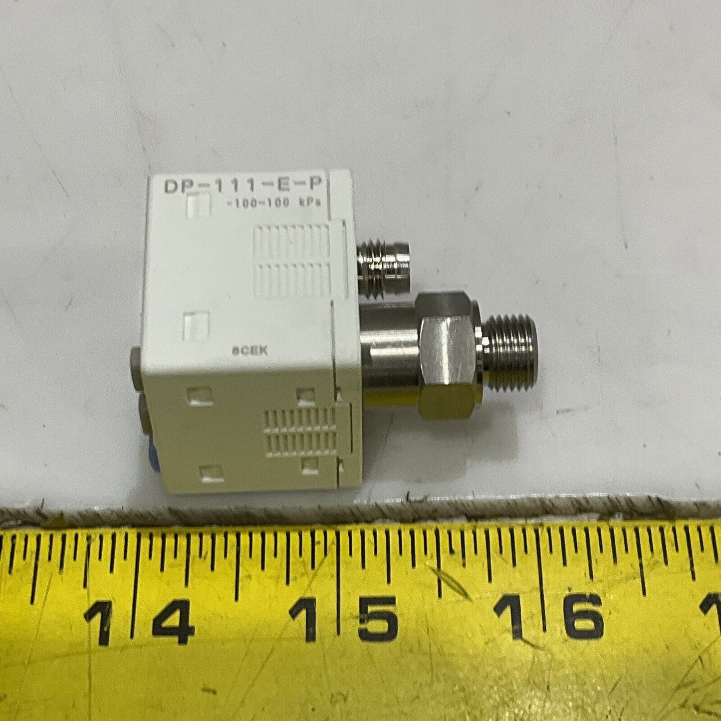 SUNX DP-111-E-P-J DIGITAL PRESSURE SENSOR DP-100 U3S