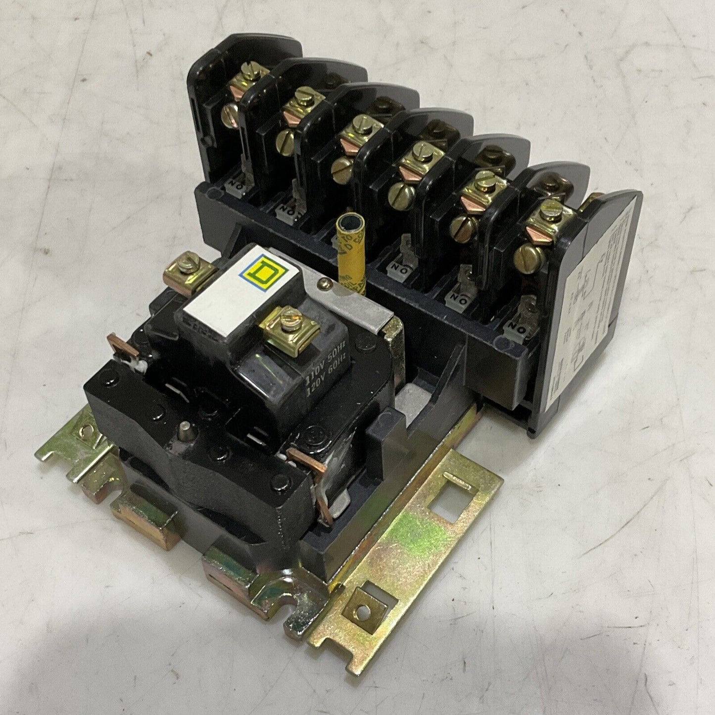 SQUARE D H0-60 AC CONTROL RELAY CLASS 8501 SERIES D 120-60/ 120-50 COIL 373
