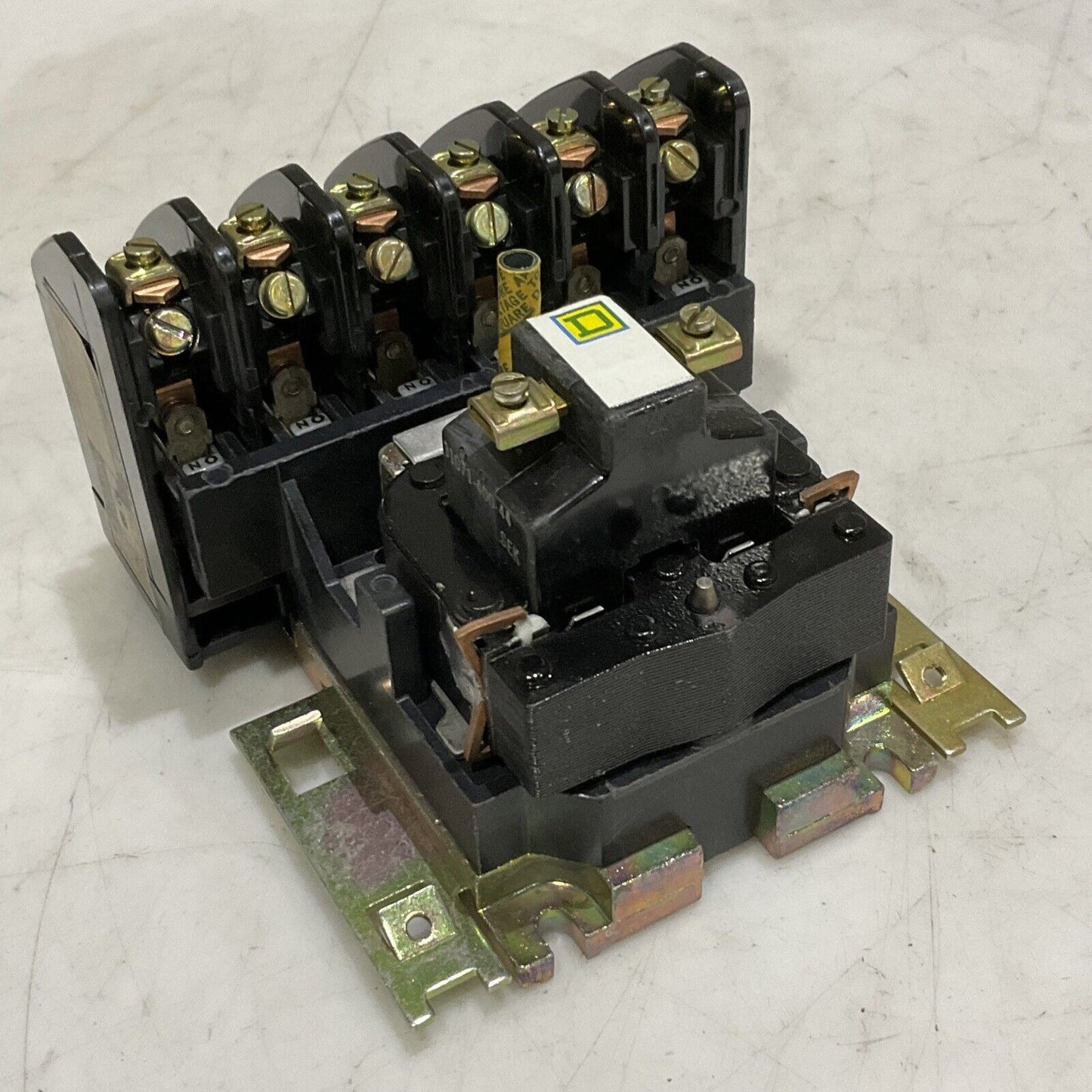 SQUARE D H0-60 AC CONTROL RELAY CLASS 8501 SERIES D 120-60/ 120-50 COIL 373