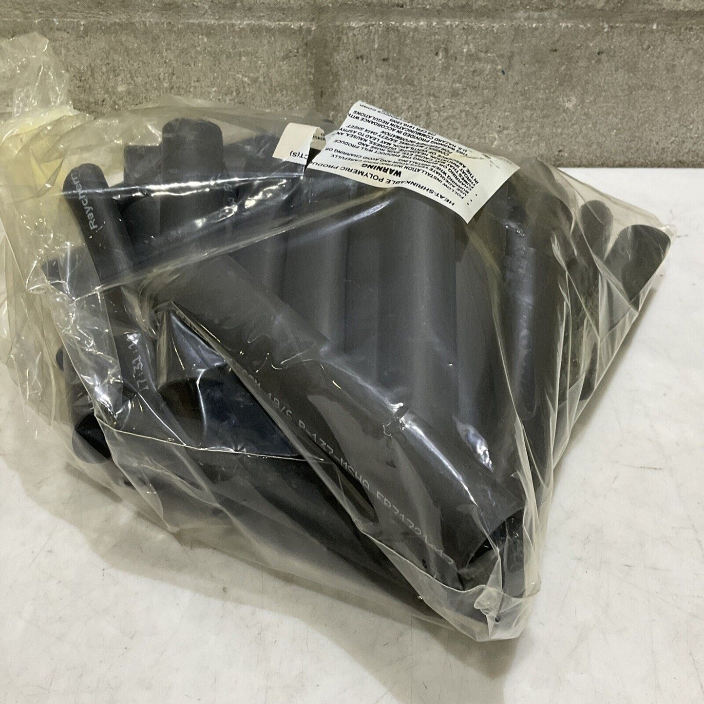 RAYCHEM FCSM 19/6-150-S HEAT SHRINK TUBING FLAME RETARDED 6IN 600 /1000V 373