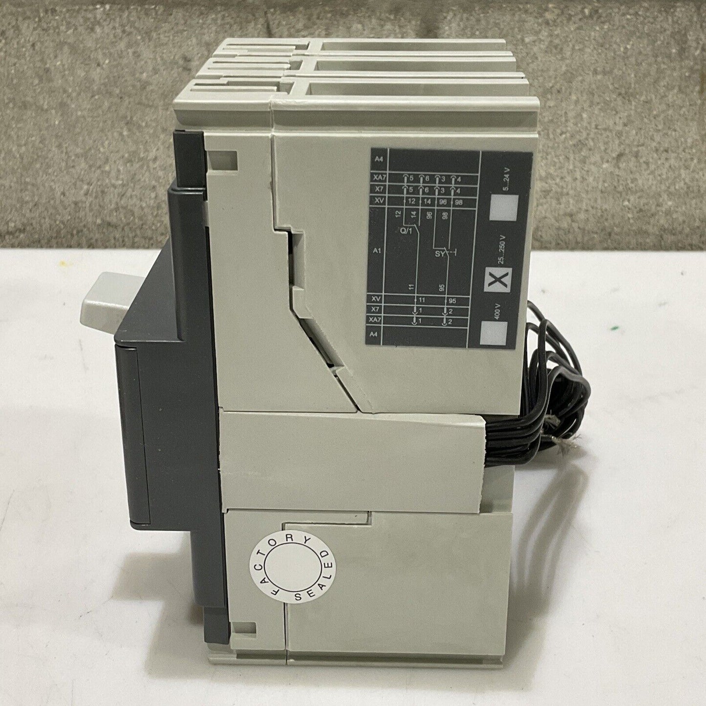 ABB SACE T1N 100 TMAX T1 N 100 CIRCUIT BREAKER 40A 3P U3S