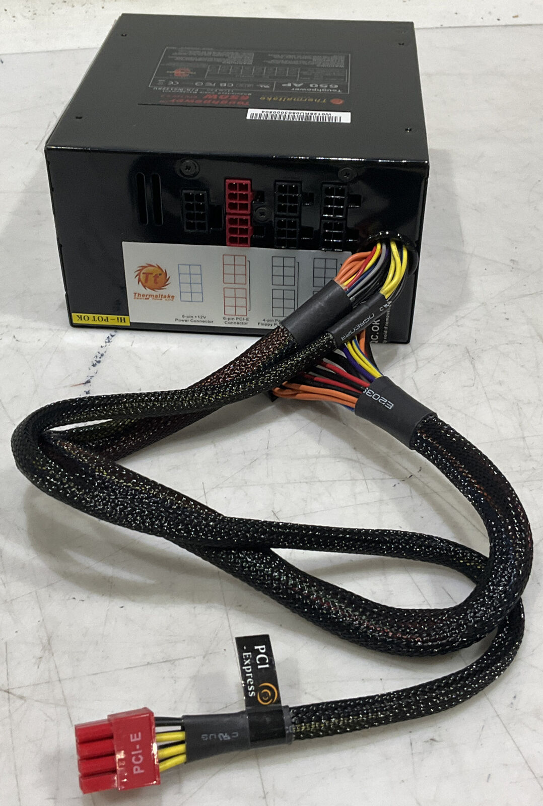 TOUGHPOWER 650W W0128RU CABLE MANAGEMENT POWER SUPPLY U3S