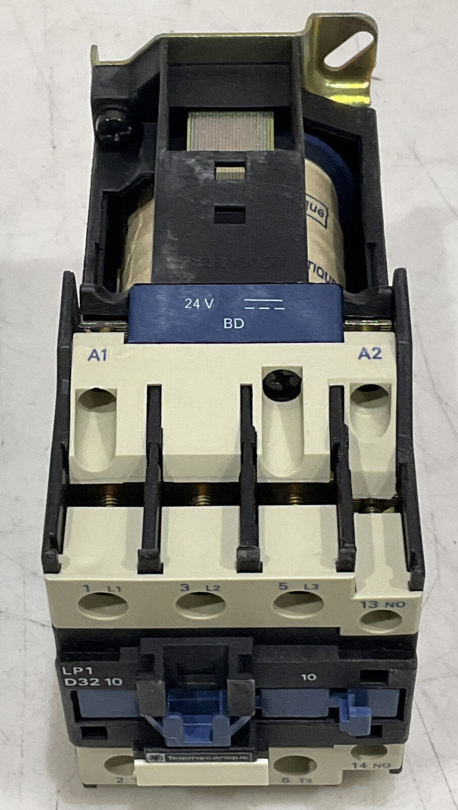 TELEMECANIQUE LP1 D3210BD 3P CONTACTOR 24VDC 32A U3S